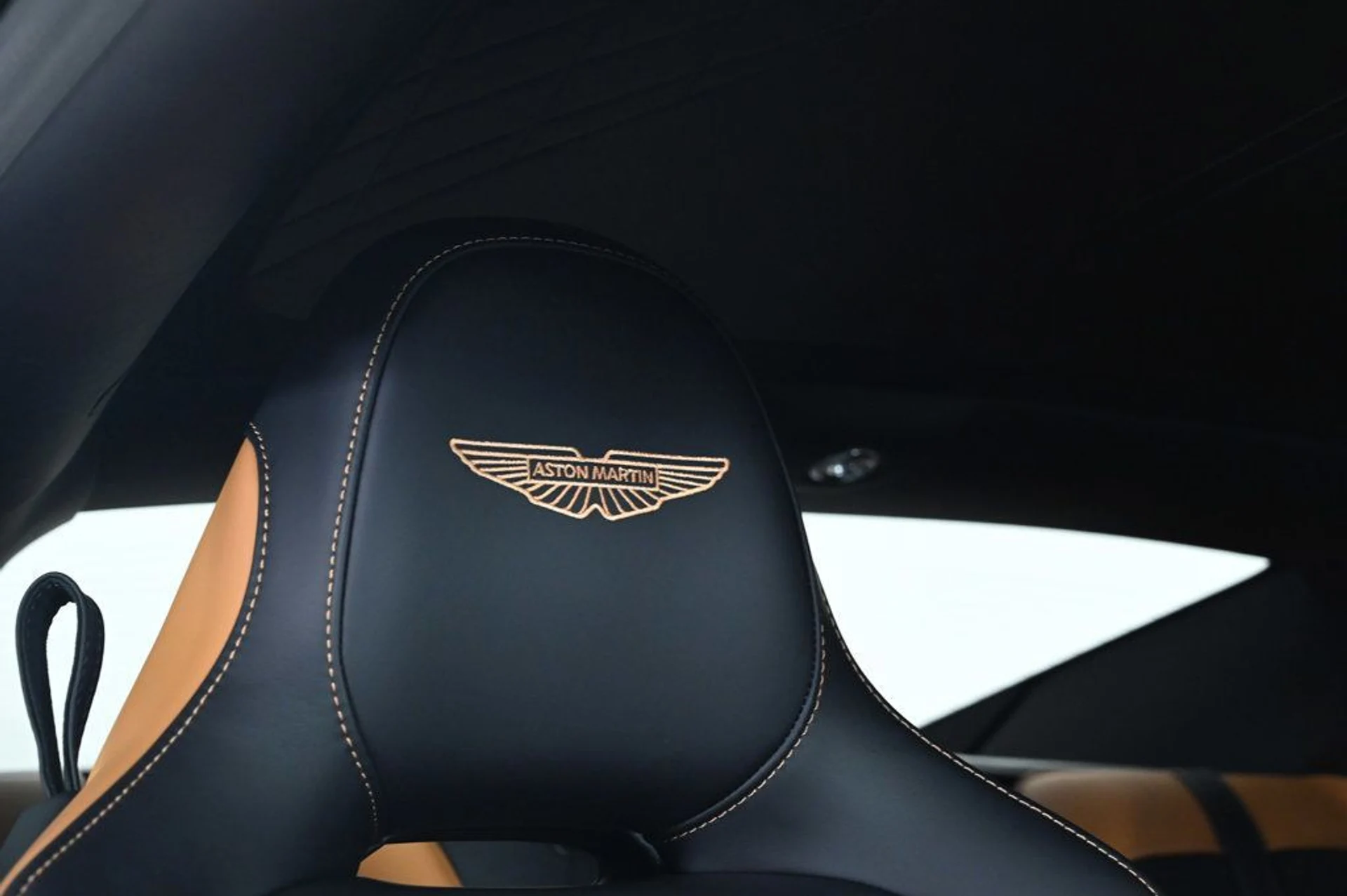 mph025_776932632_new_2026_aston_martin_db12_11350_22934456_25_1024_5bfc6a7490