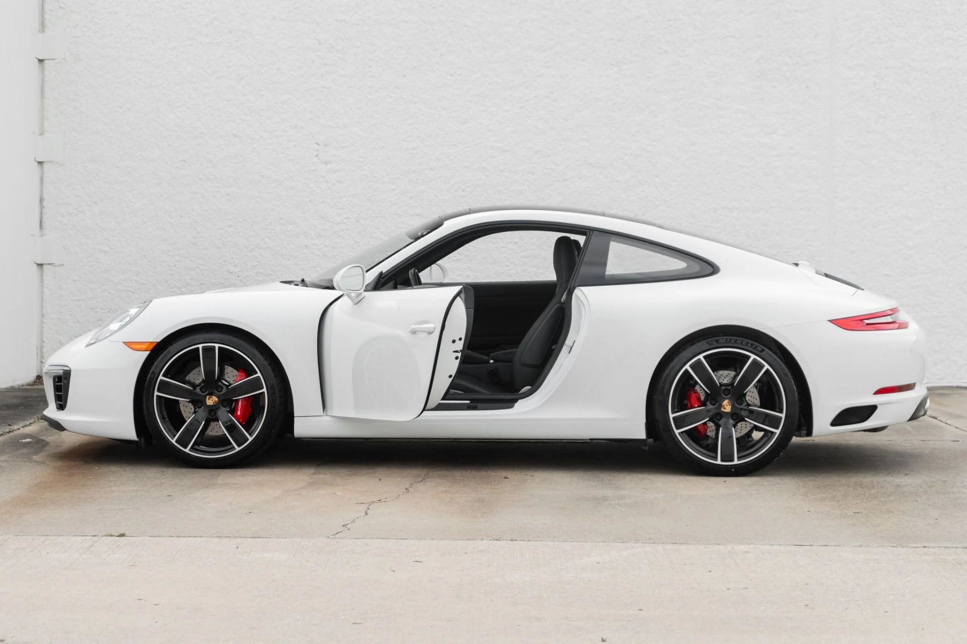 mph025_777264884_Used_2018_Porsche_911_Carrera_S_1778021411_261538c11d