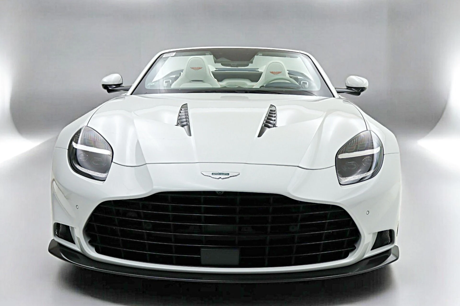 mph025_780057375_New_2026_Aston_Martin_Vanquish_Volante_8000edd141