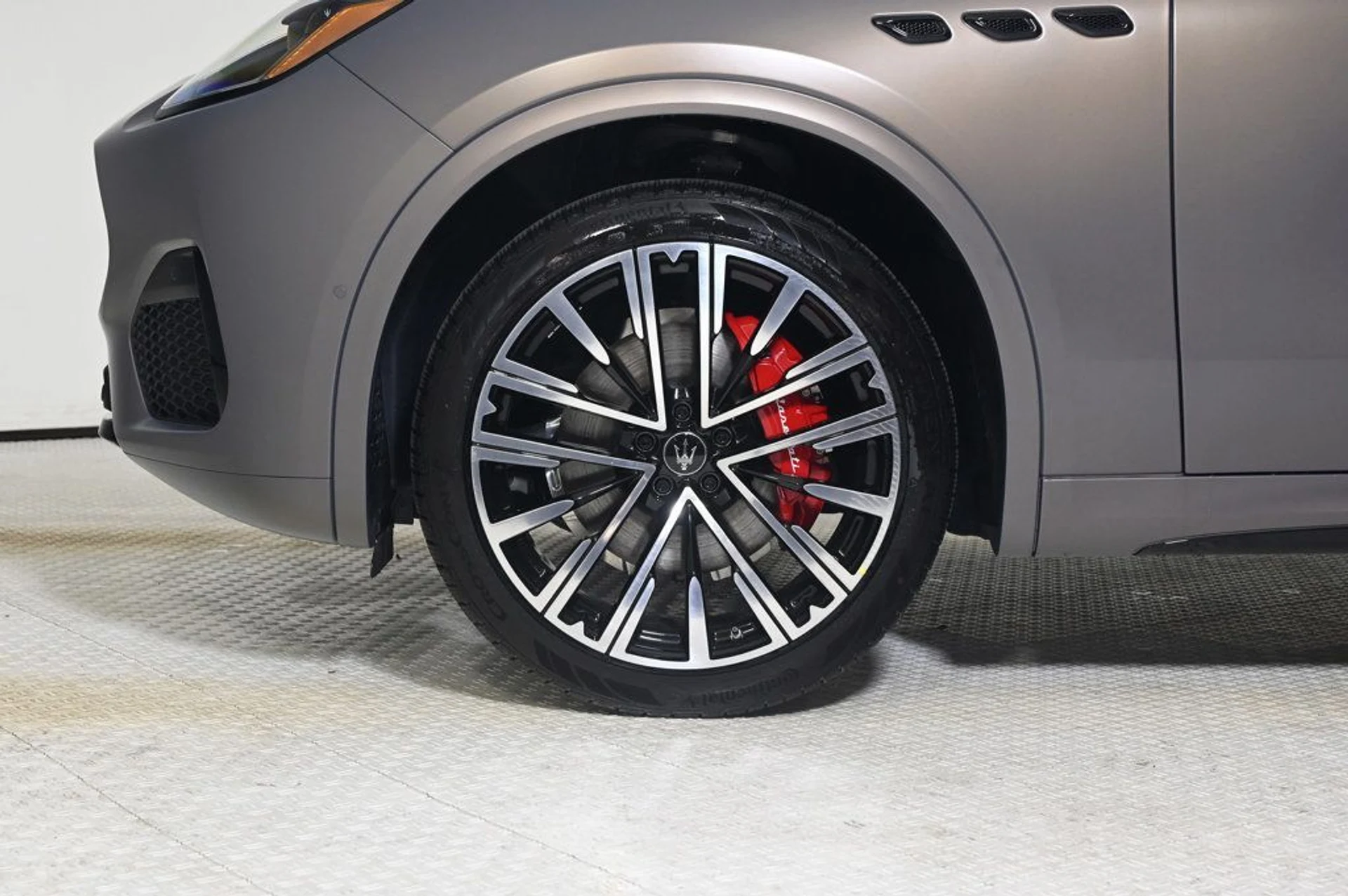 mph025_784156465_new_2025_maserati_grecale_modenaawd_11350_22957974_25_1024_eb4763c6de