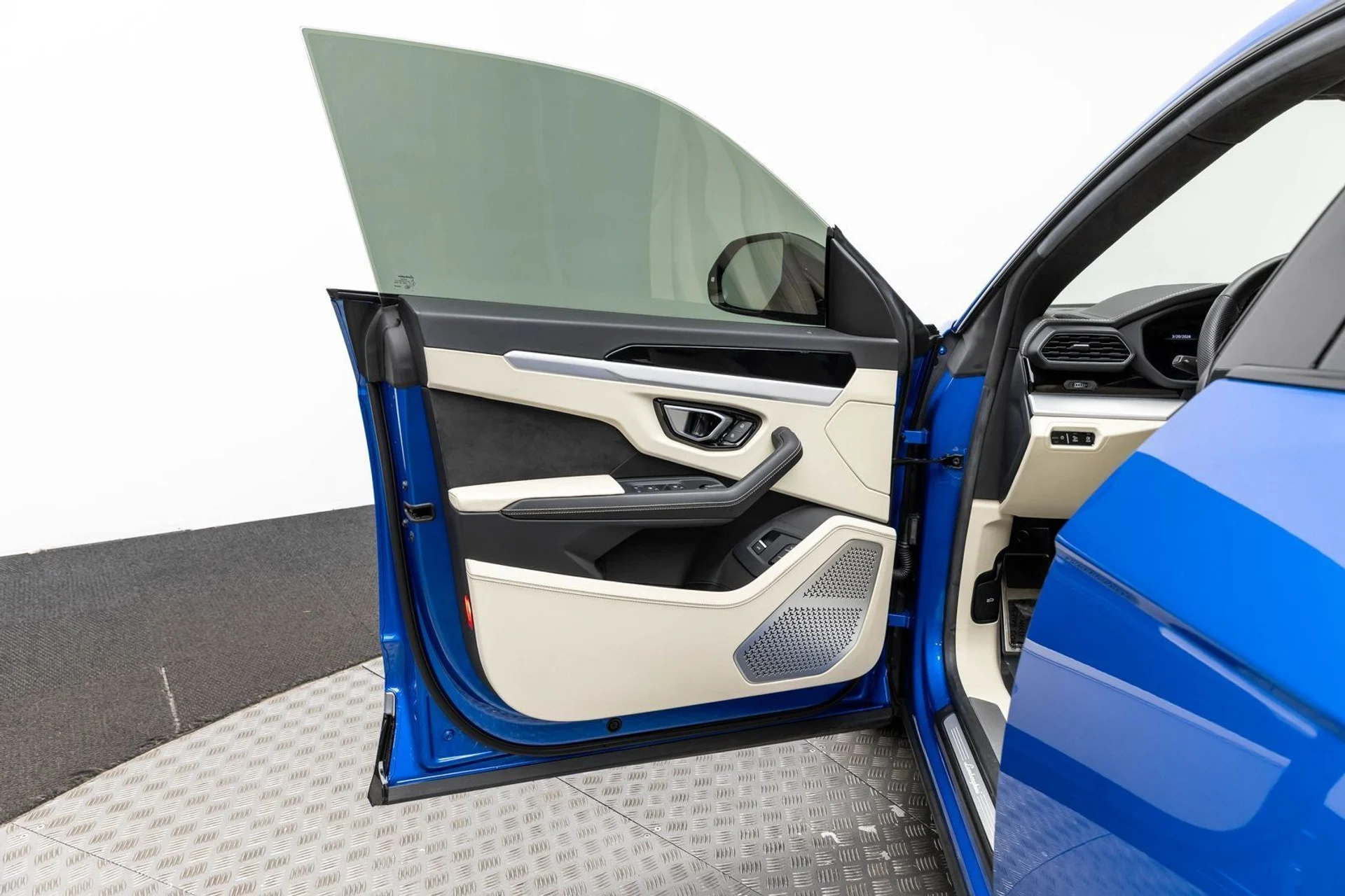 mph025_784596272_26_d464b841b0