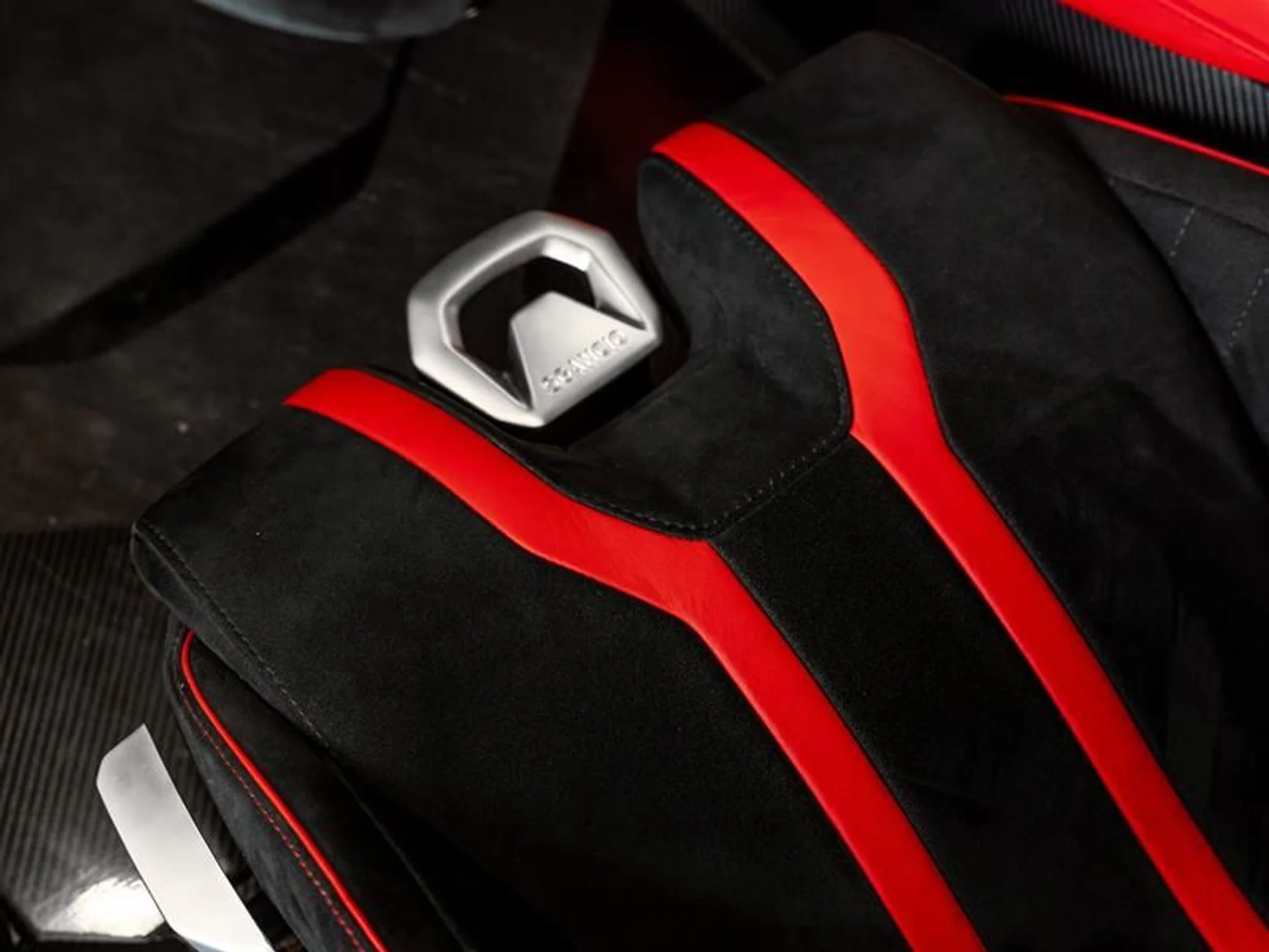 mph025_785330919_zol00jzc_55011af411