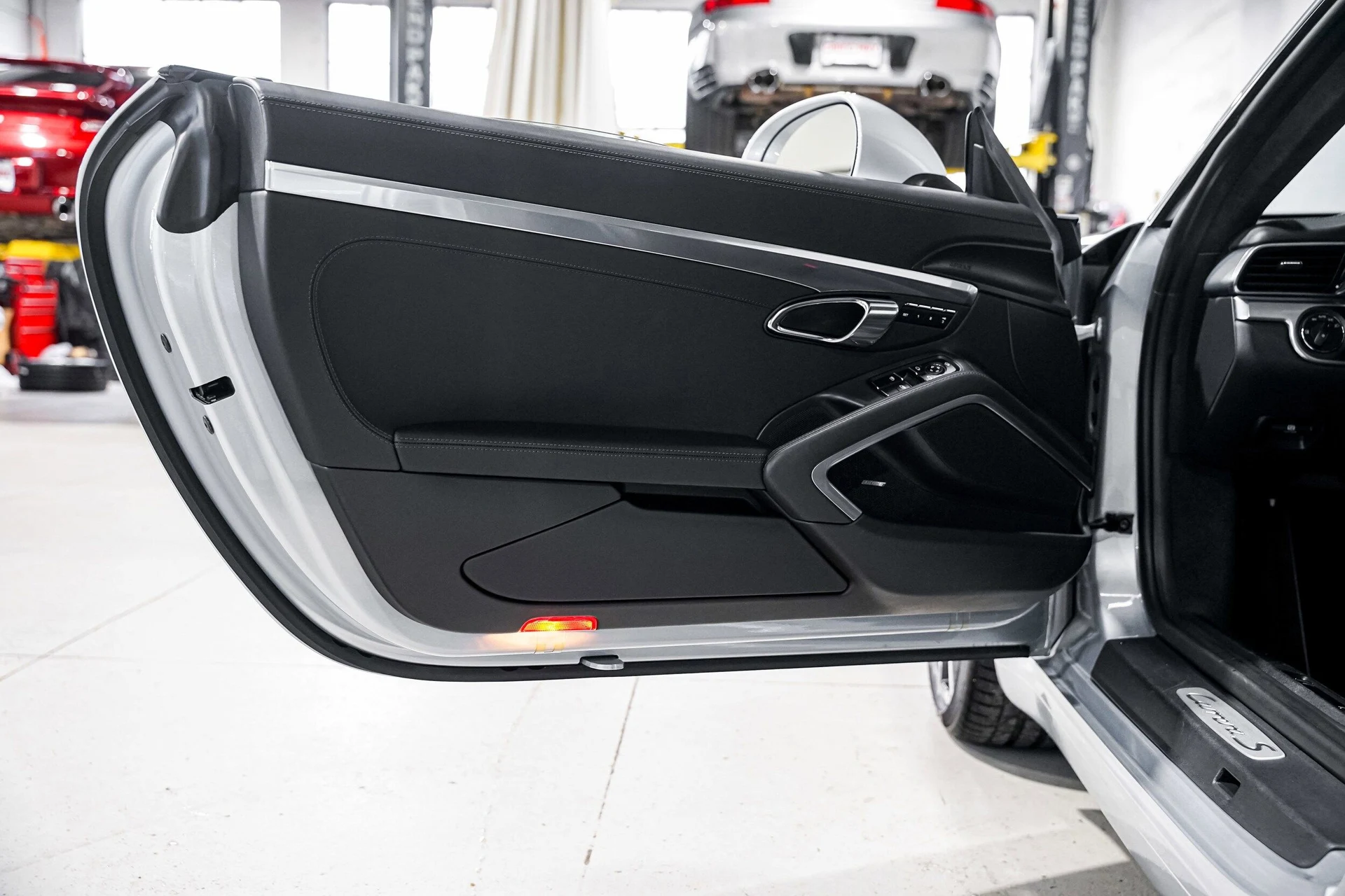 mph025_785352912_18e9a85ed979849dc0a88046f893901ex_6184e93e52