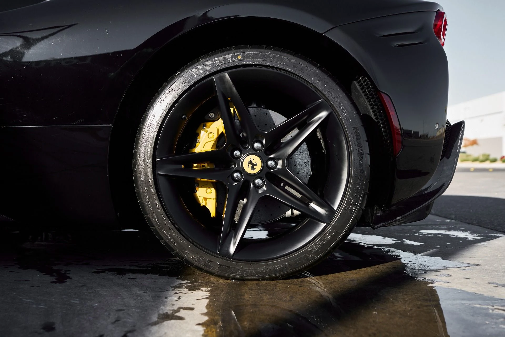 mph025_791276653_Used_2025_Ferrari_SF_90_Spider_1764059258_5d57ddc3e7