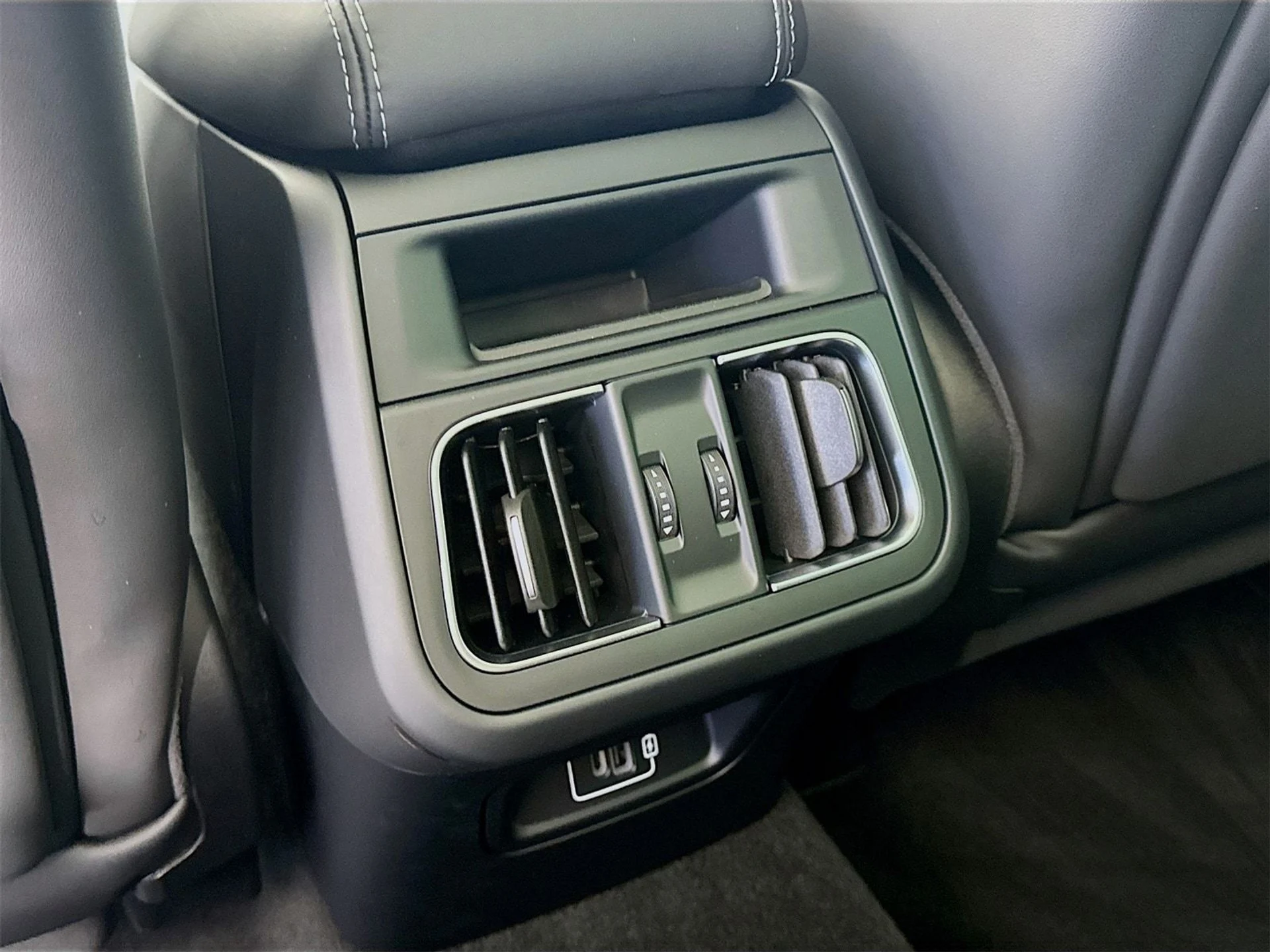 mph025_796266933_5ed95367c97fb5b3307e23144c1b916bx_796764667b