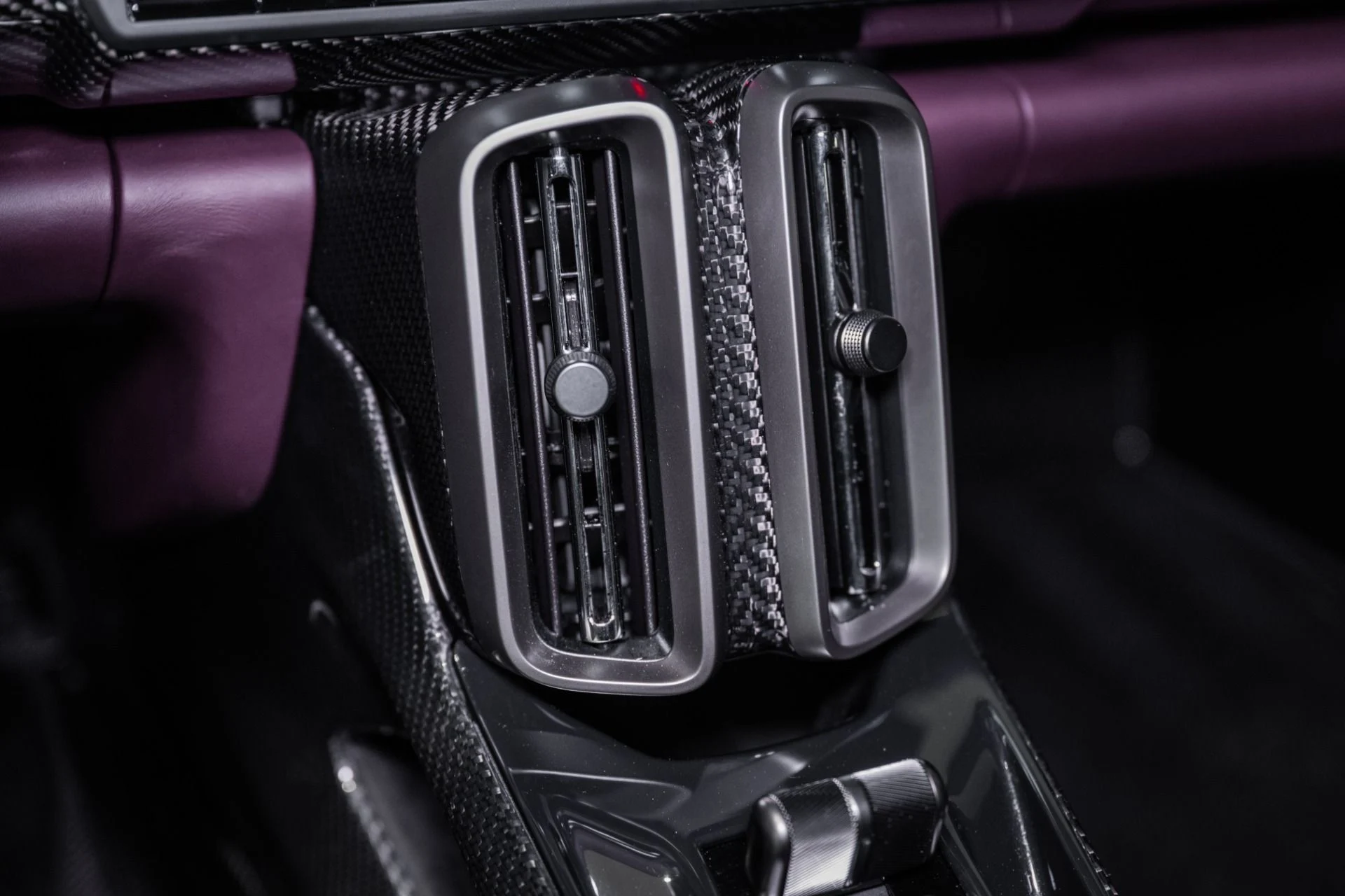 mph025_796937817_New_2026_ASTON_MARTIN_VALHALLA_1775946933_b4ed93abb8