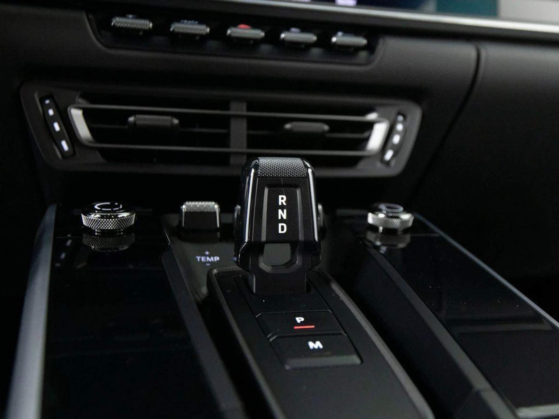 mph025_79826380_x_KF_Fm6_X_Sv_RLK_So_Pw_A_Yj_D_Ec_Dvv9_Q_a281c67bad