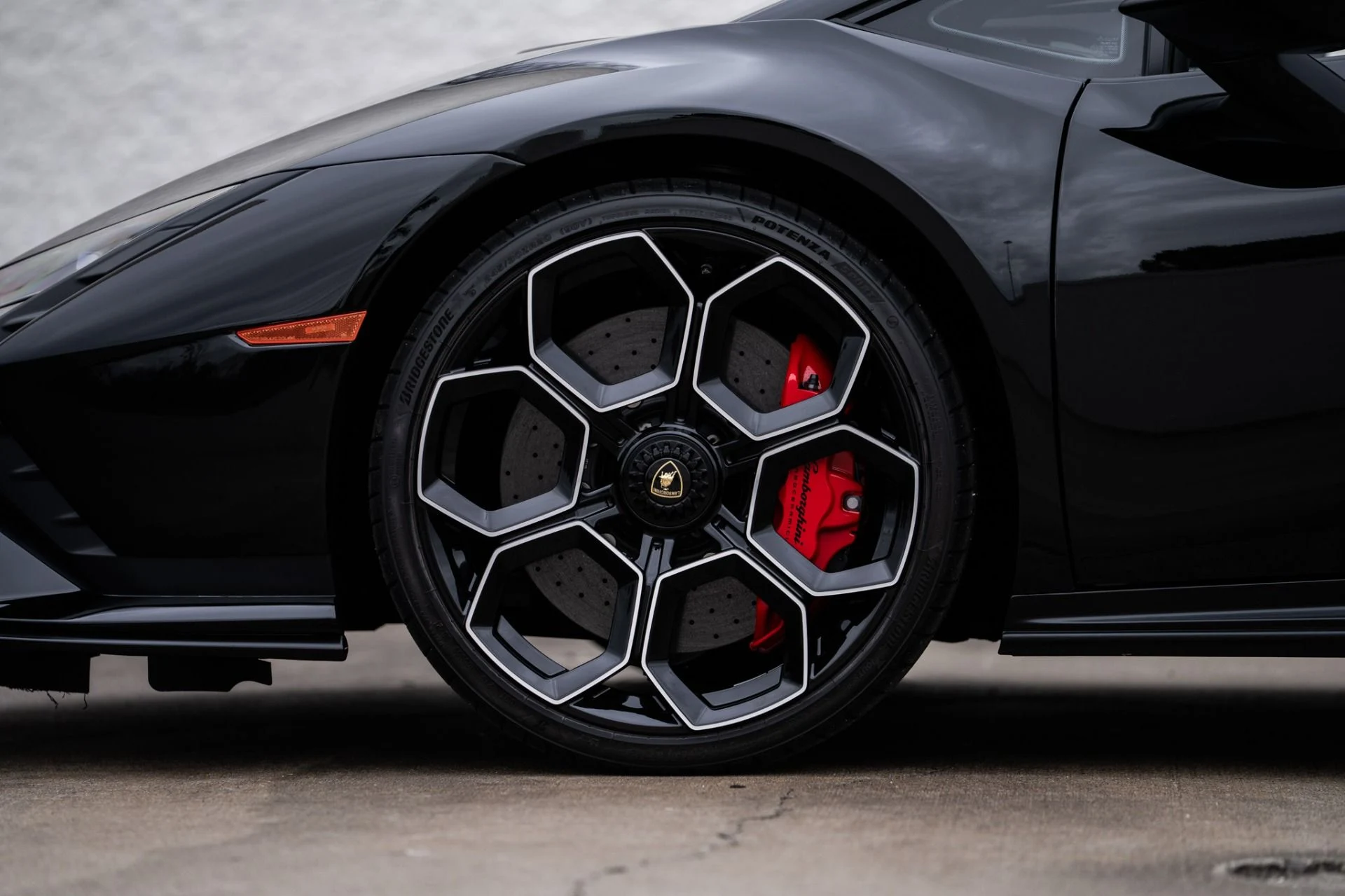 mph025_801127623_Used_2023_Lamborghini_Huracan_Tecnica_1768943739_2cb82ade9b