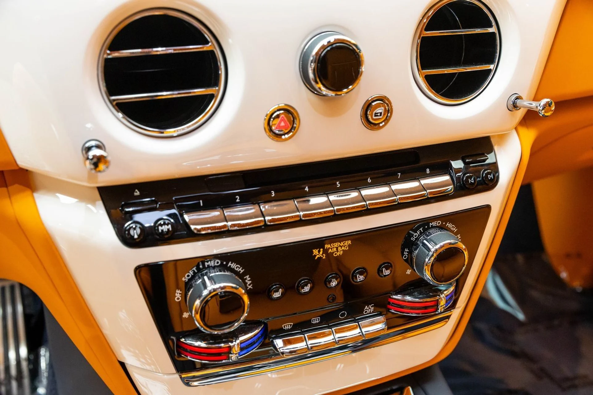 mph025_801348446_26_3c02996bf9