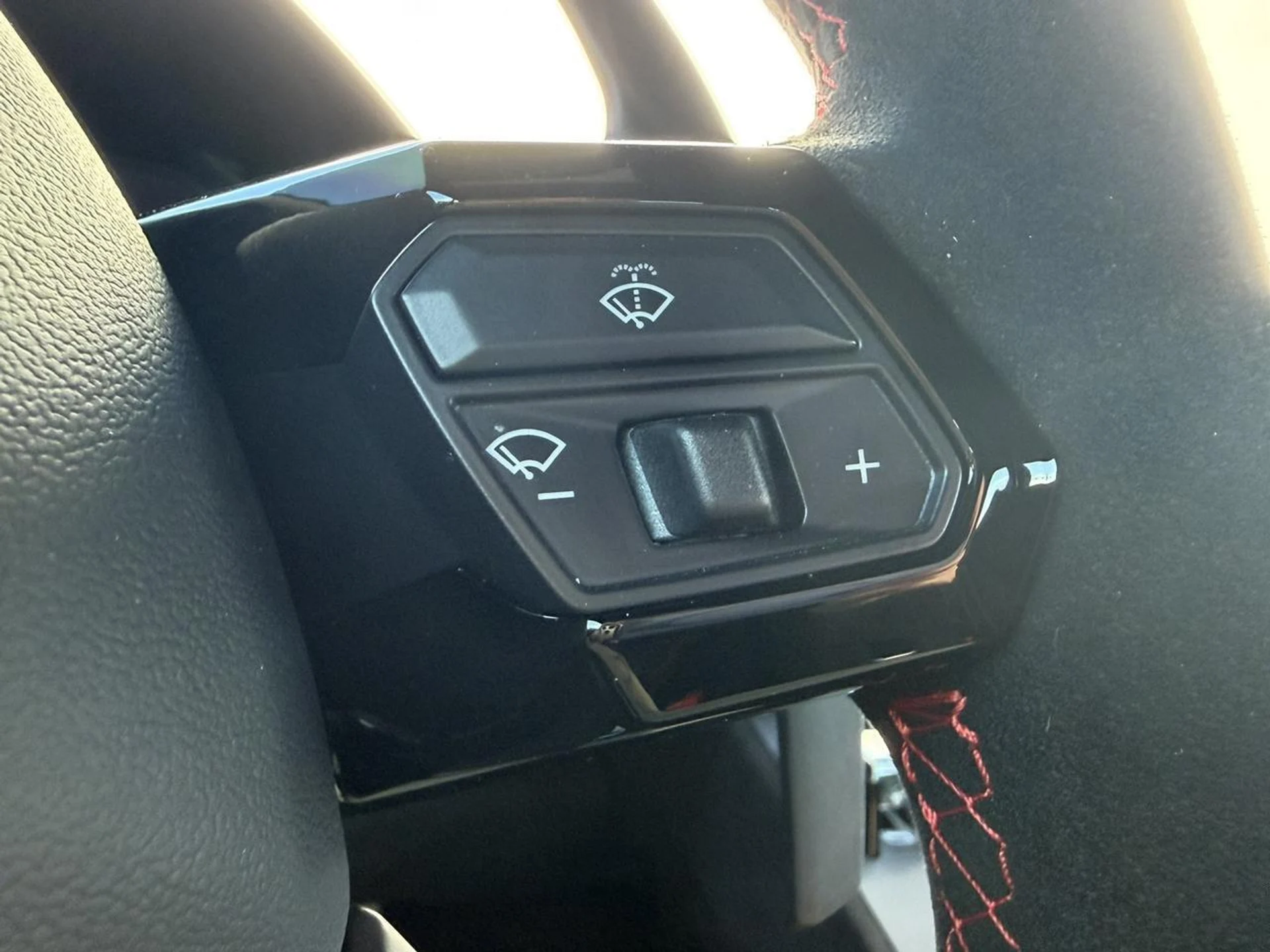 mph025_804774010_4f16199099d19f596f00f19a8ef14418_1b6e2a42a4