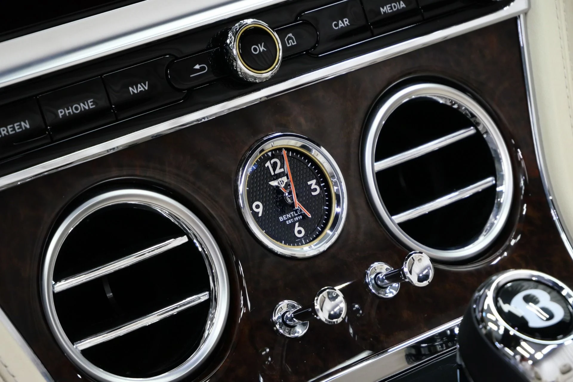 mph025_813853951_Used_2022_Bentley_Continental_GTC_V8_1754511421_a6bcc4c0fa