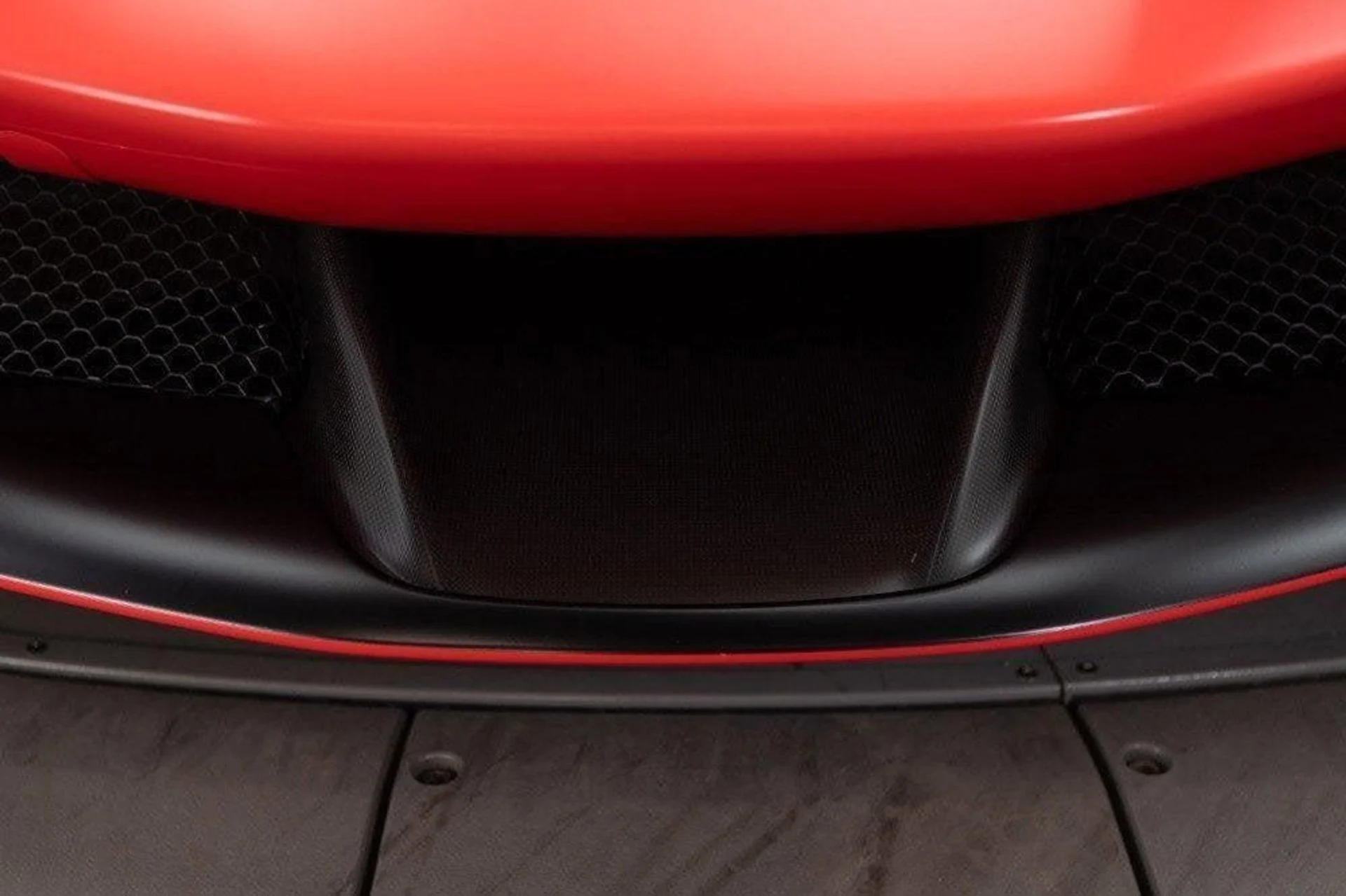 mph025_817052887_Used_2022_Ferrari_SF_90_Spider_1777367610_80425e1e0e