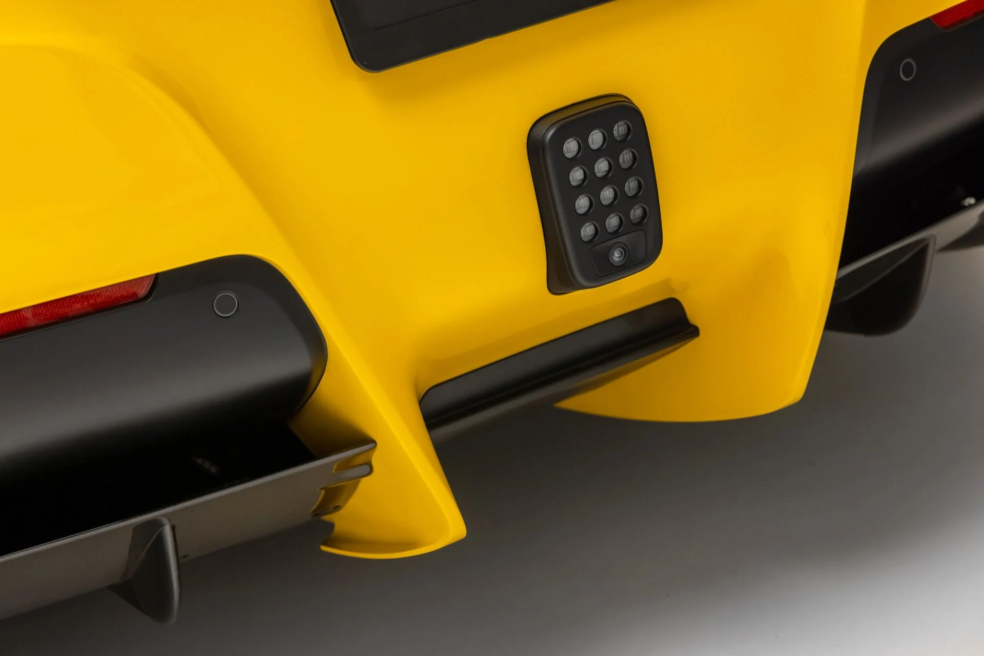 mph025_826045684_Used_2014_Ferrari_F12berlinetta_1766171664_793393ffd0