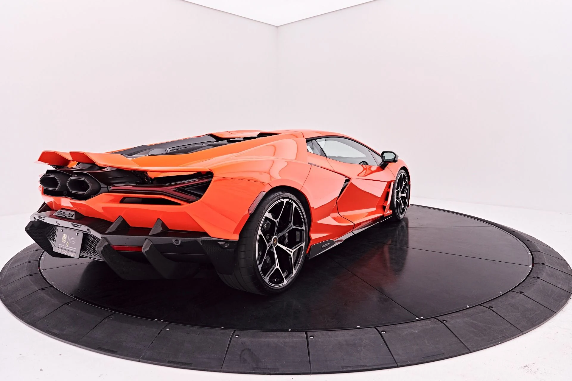 mph025_829545436_Used_2024_Lamborghini_Revuelto_Base_1786150907_ef141ad595