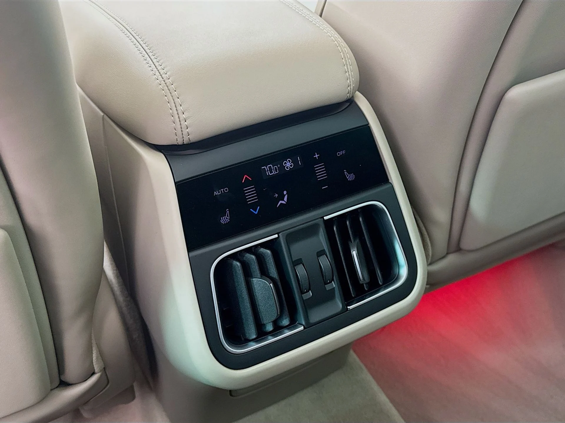 mph025_830264925_9fd1a4973d1d30ba58e49760a89bc3e8x_7cde33d246