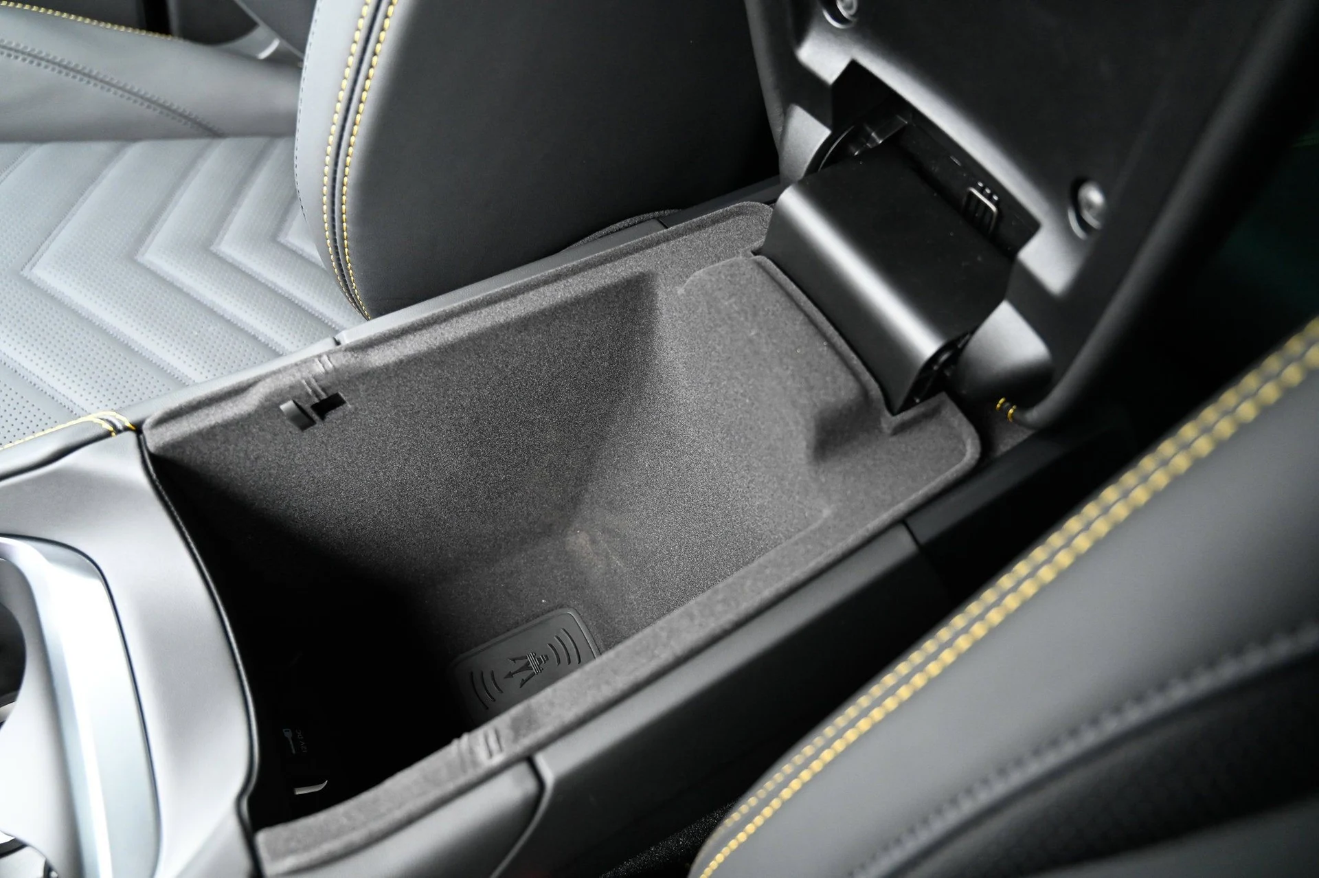 mph025_837301000_4ee54dfedbf7456994ade64db5da38f9_4c633e62f2