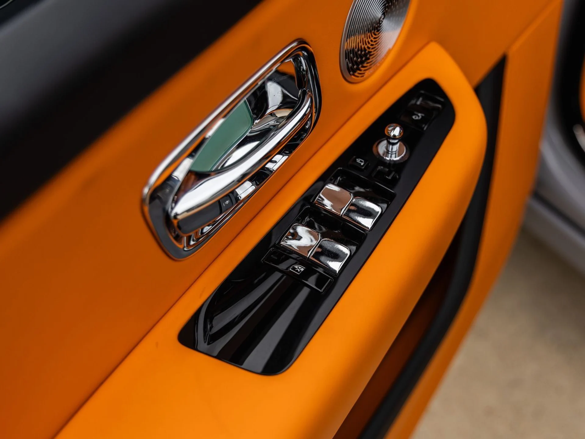 mph025_837346109_26_e10cafb0b5