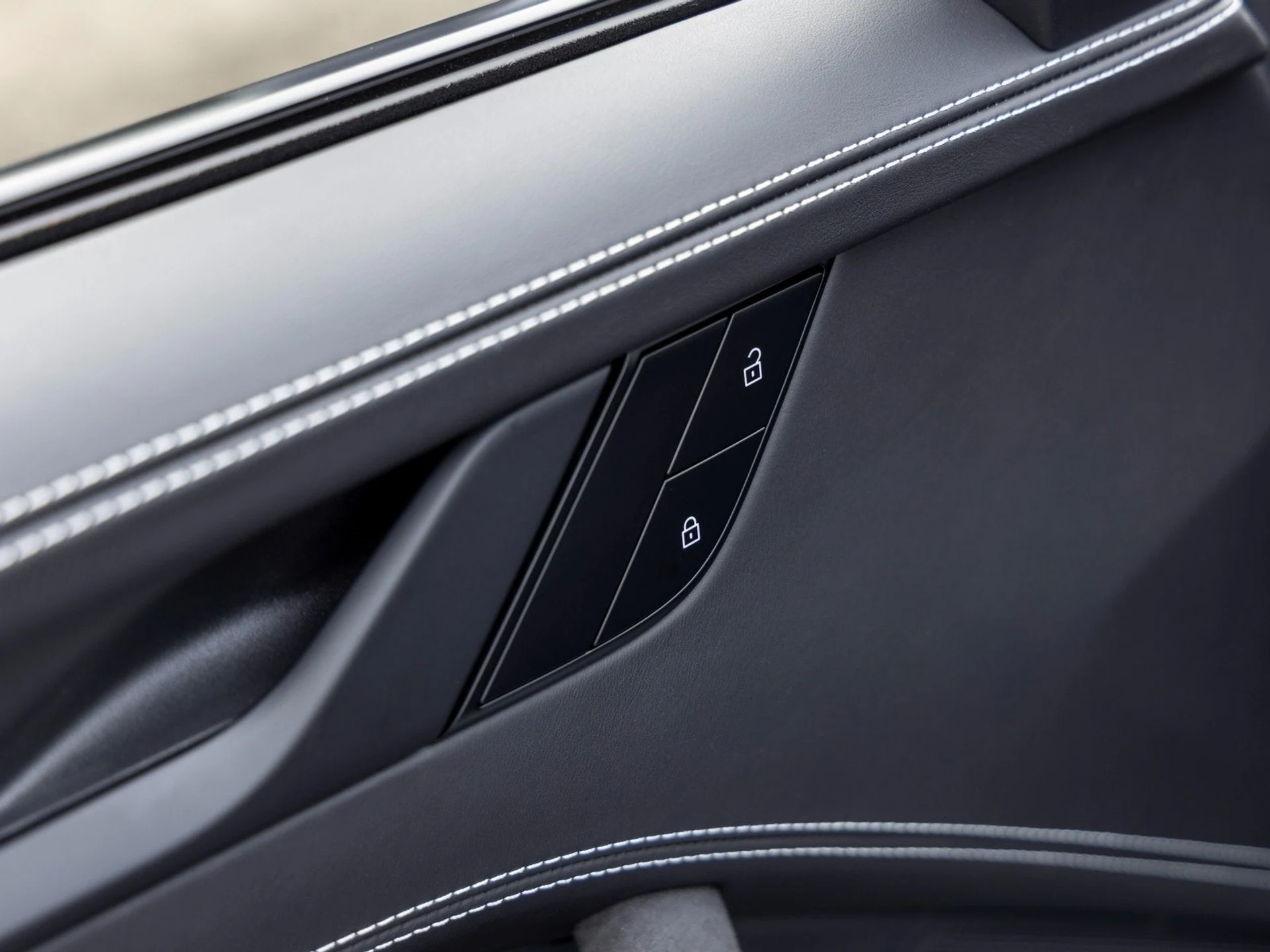 mph025_83971087_26_c5b43f7b90