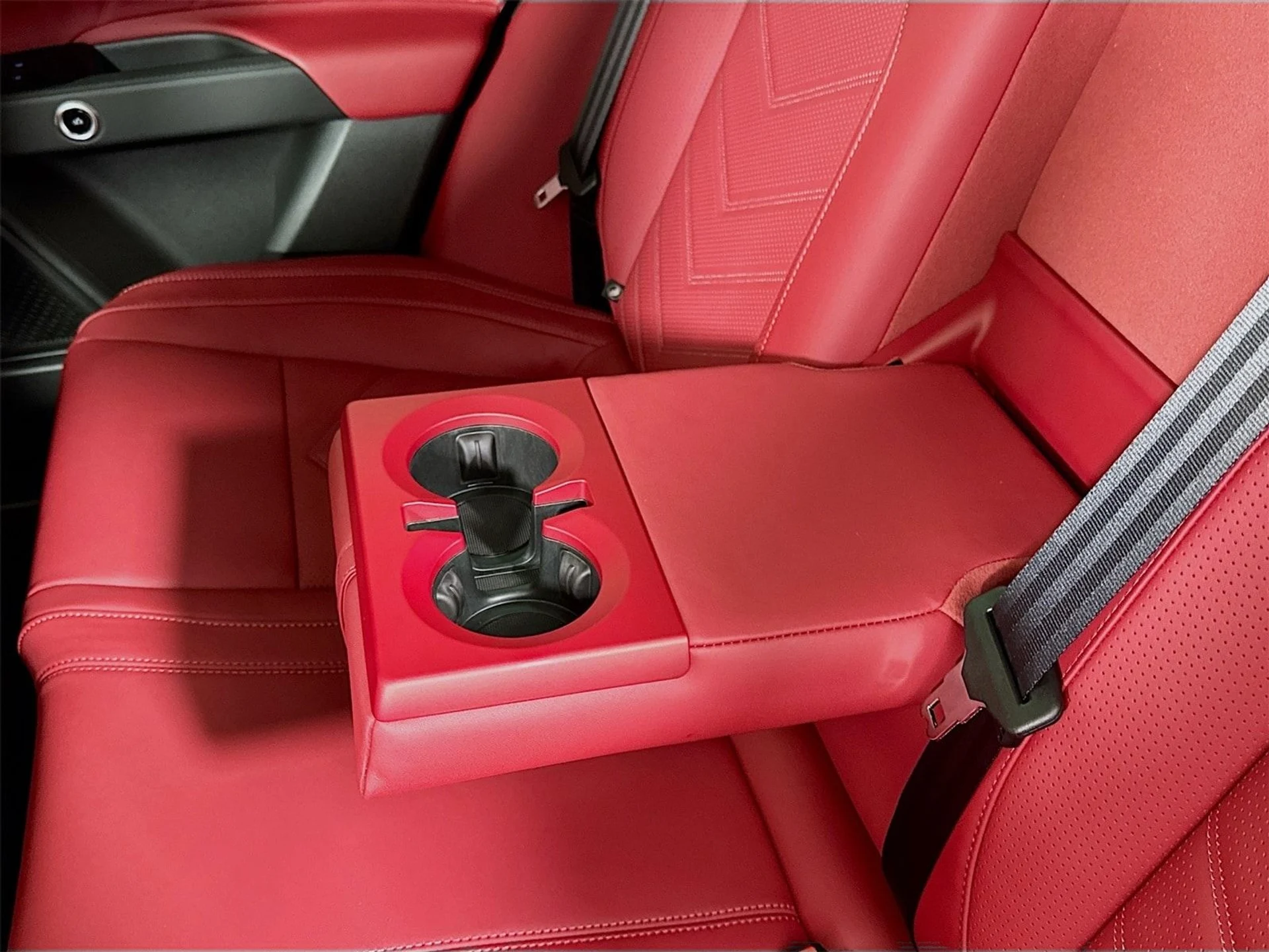 mph025_840930785_36de4cb439af9de089aa9c5227847eeax_e747b9ff97