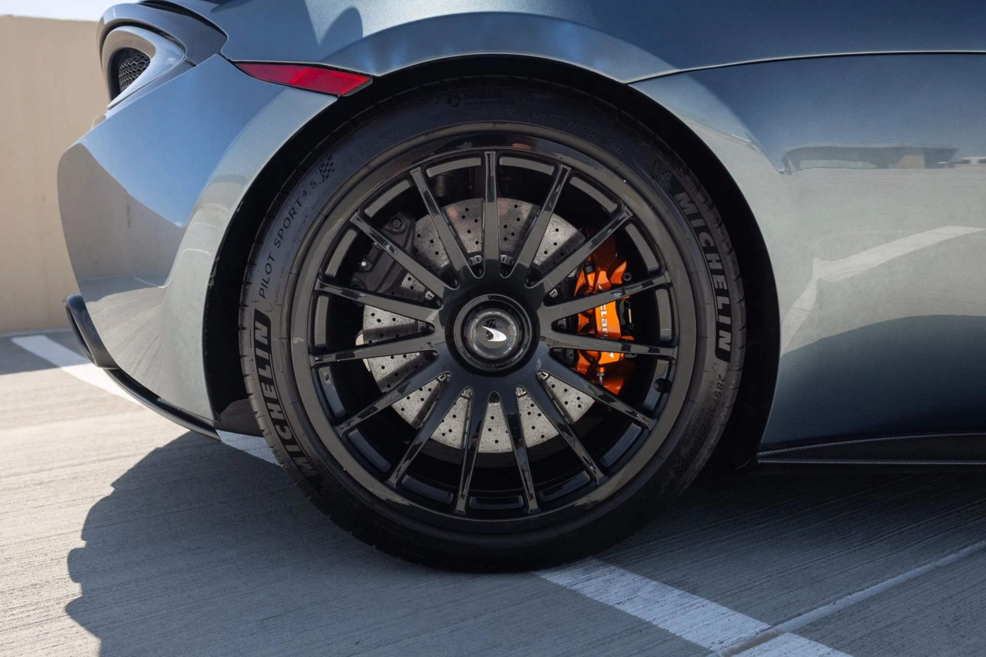 mph025_841602756_Used_2020_Mc_Laren_620_R_1785795567_16bbf05386
