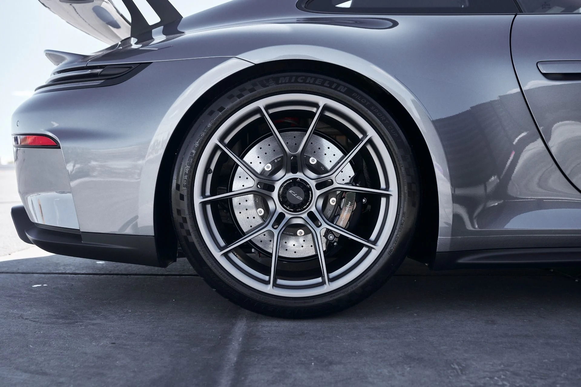 mph025_843123620_Used_2025_Porsche_911_GT_3_1760569992_9480f20e33