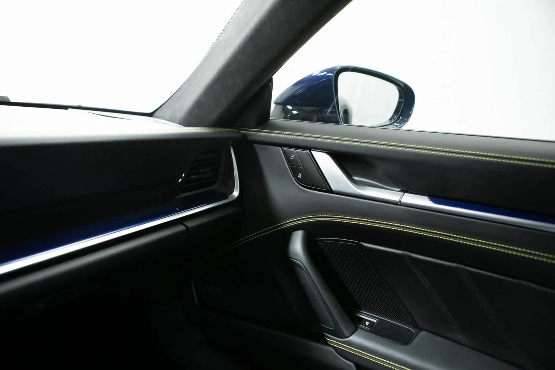 mph025_84487061_cfbaea5e7ca94ac7173777481261abd9x_21034318d1