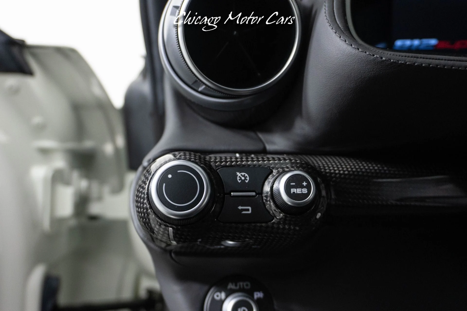 mph025_844932581_13327_p26_l_3e781f4f21