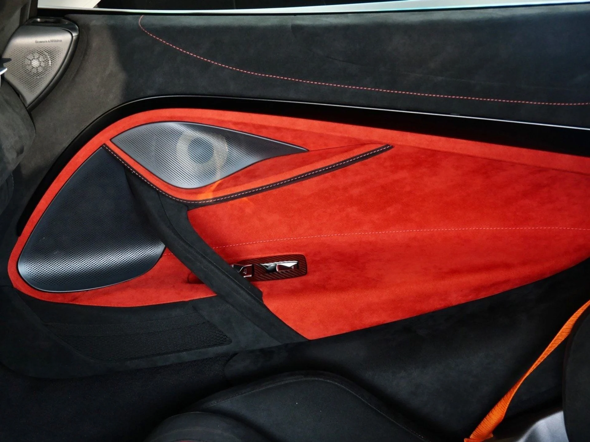 mph025_845312271_30cadb5bdd58f4dd3a4f7b40d64dda04x_9b21ce76b4