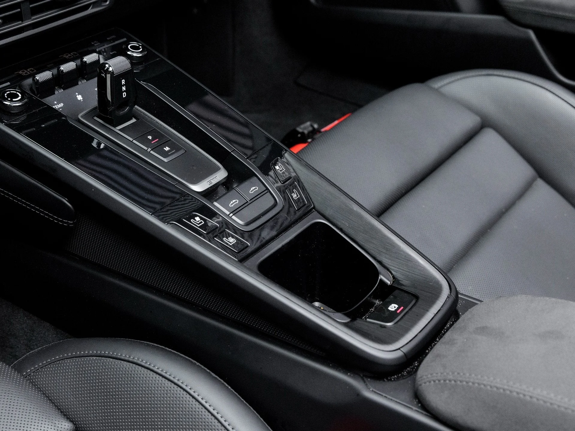 mph025_848024839_26_e0248e2839