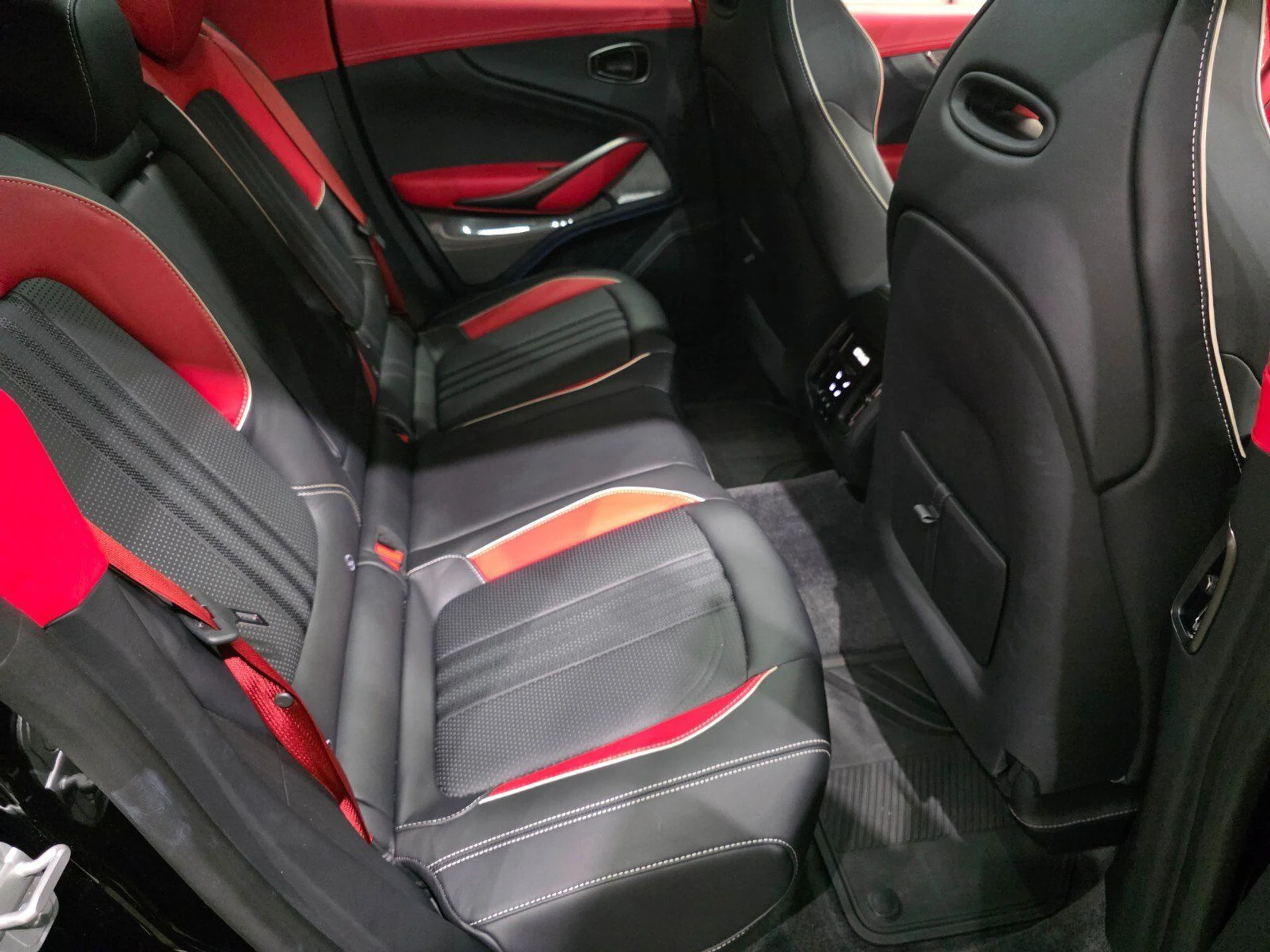 mph025_849605253_55df10cc857429597852a356501bdc6a_4cc26d6b59