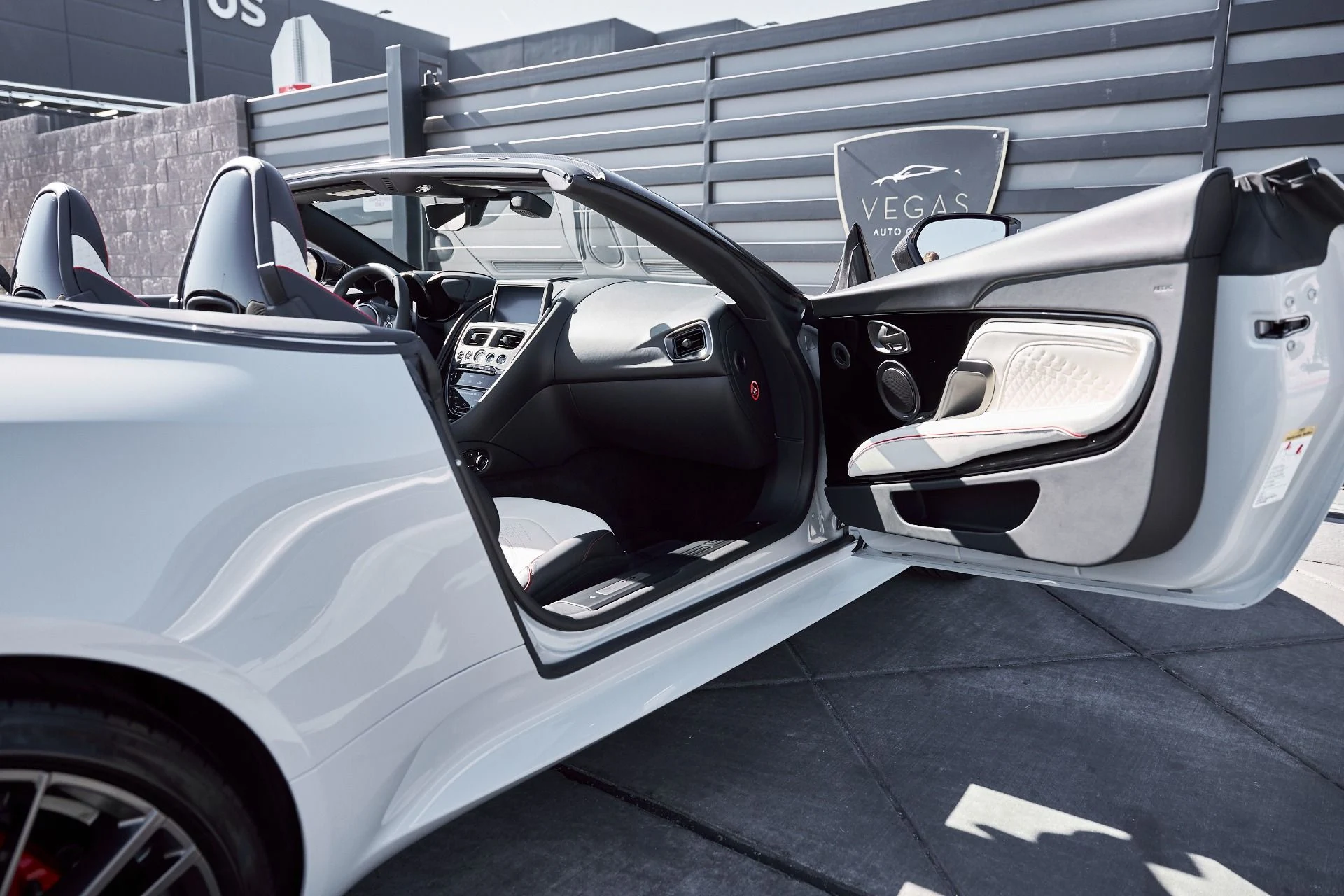 mph025_849887239_Used_2023_Aston_Martin_DBS_Volante_1770513061_3db1819984