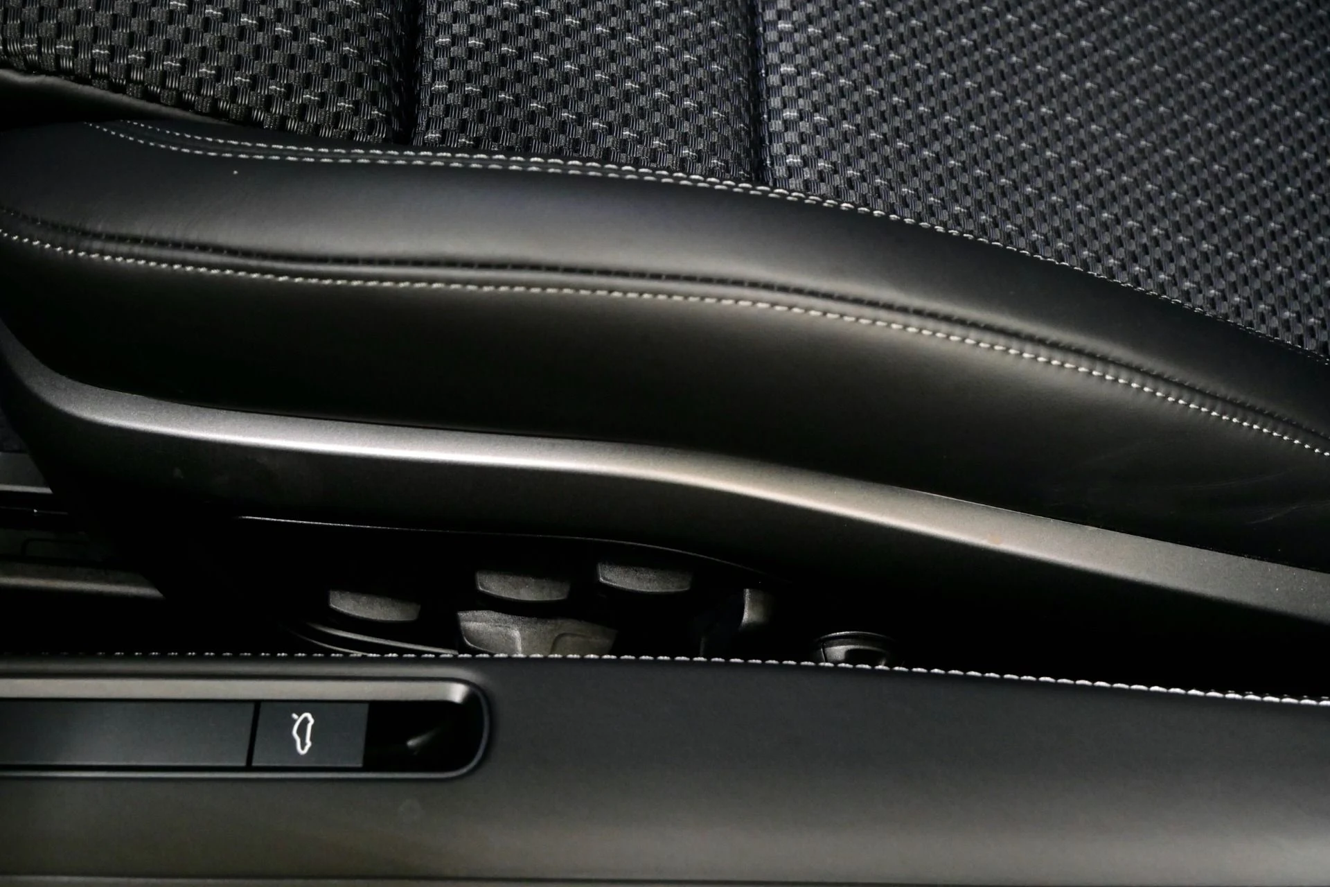 mph025_851838096_Used_2023_Porsche_911_Carrera_T_PASM_Sport_Suspension_Sport_Exhaust_18_Way_Adaptive_Seats_1763574011_127a679d5f