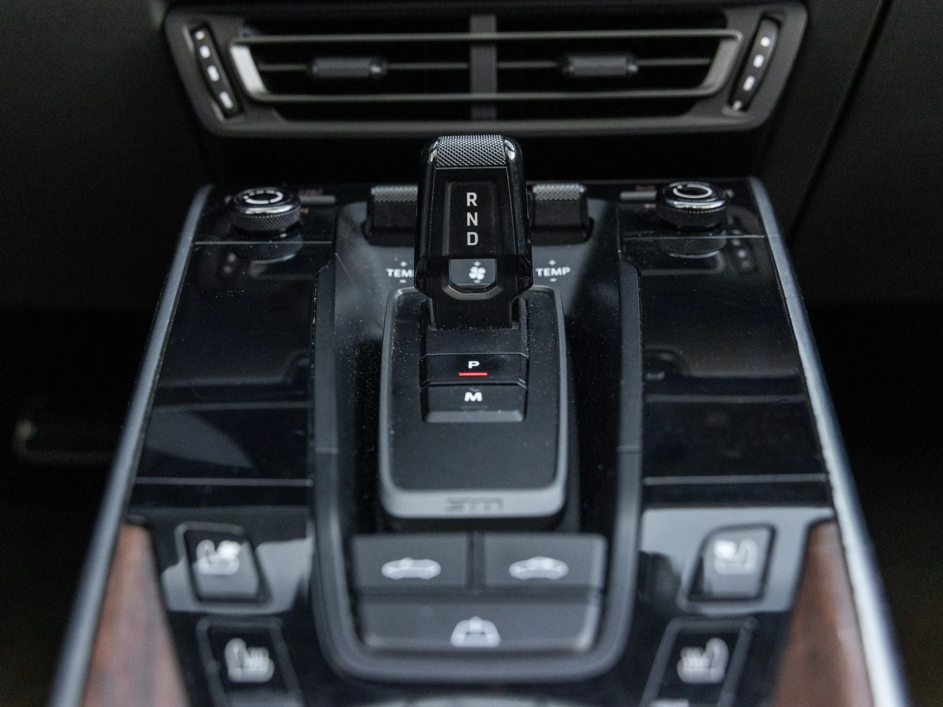 mph025_856123765_26_571311adf1