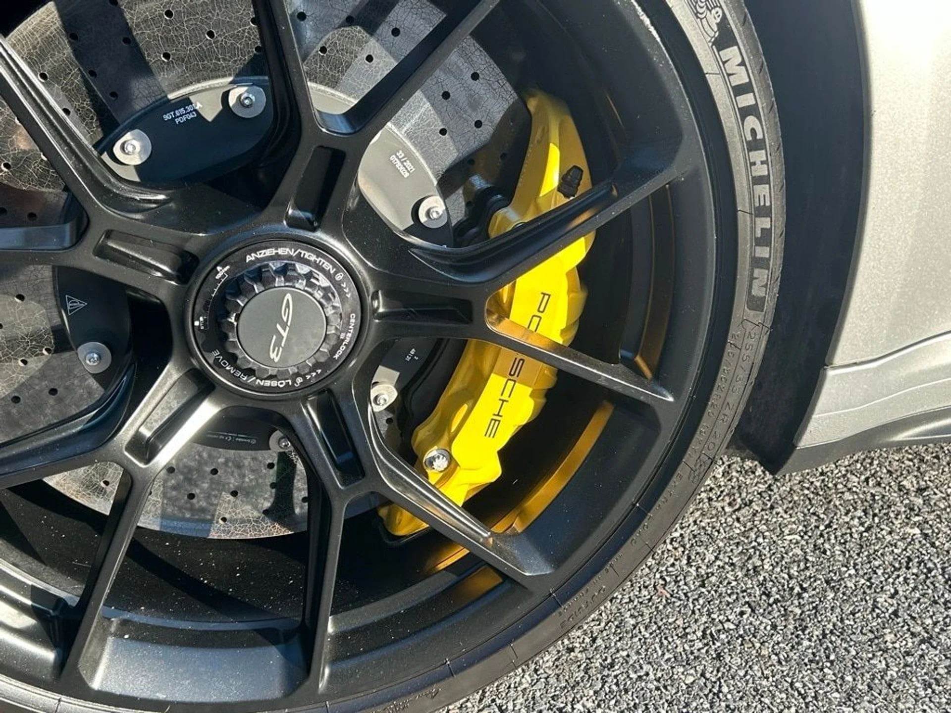 mph025_857055080_a13cfbdaf60d50c95eada0d714294211x_275492ce7e