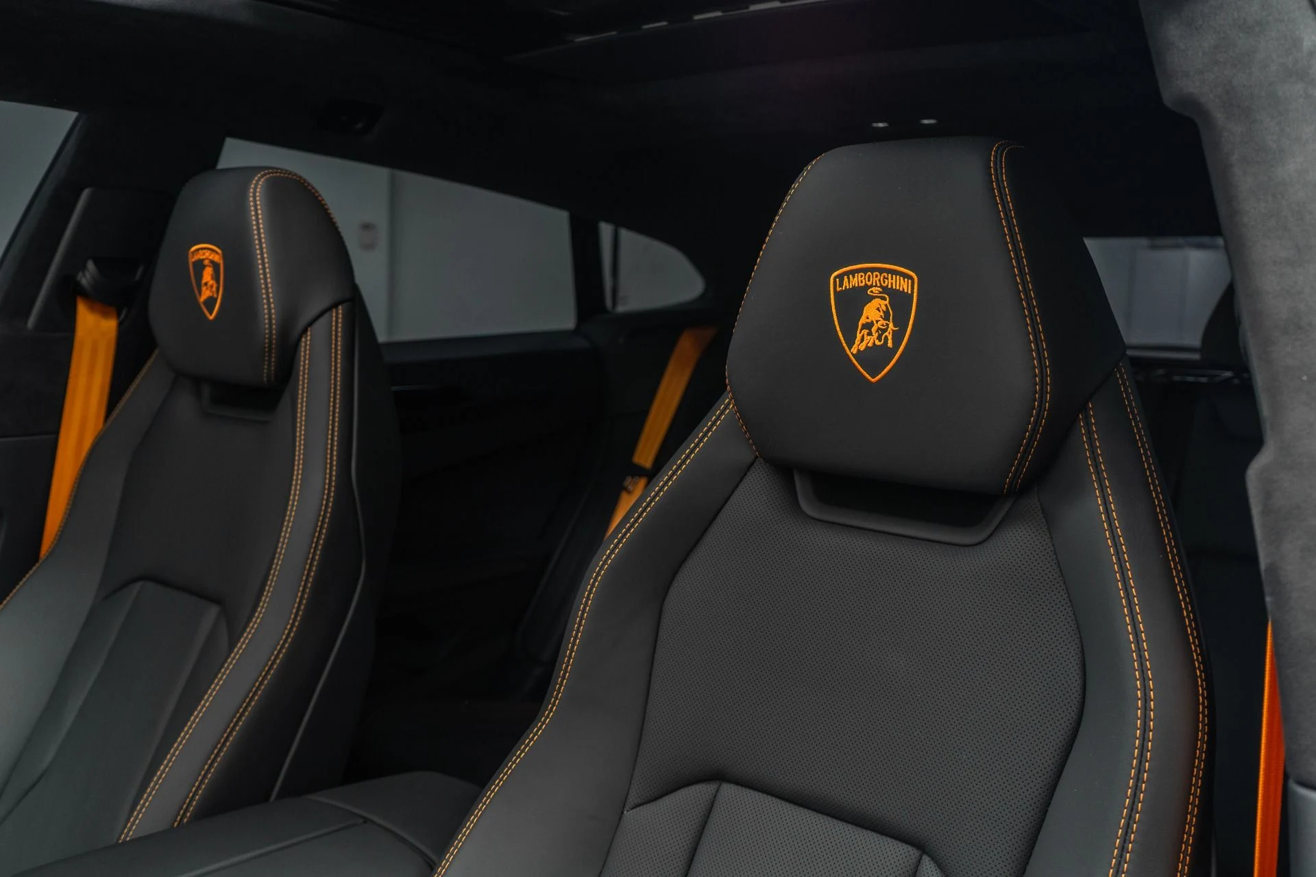 mph025_865874170_Used_2022_Lamborghini_Urus_1778007764_b79b390d83