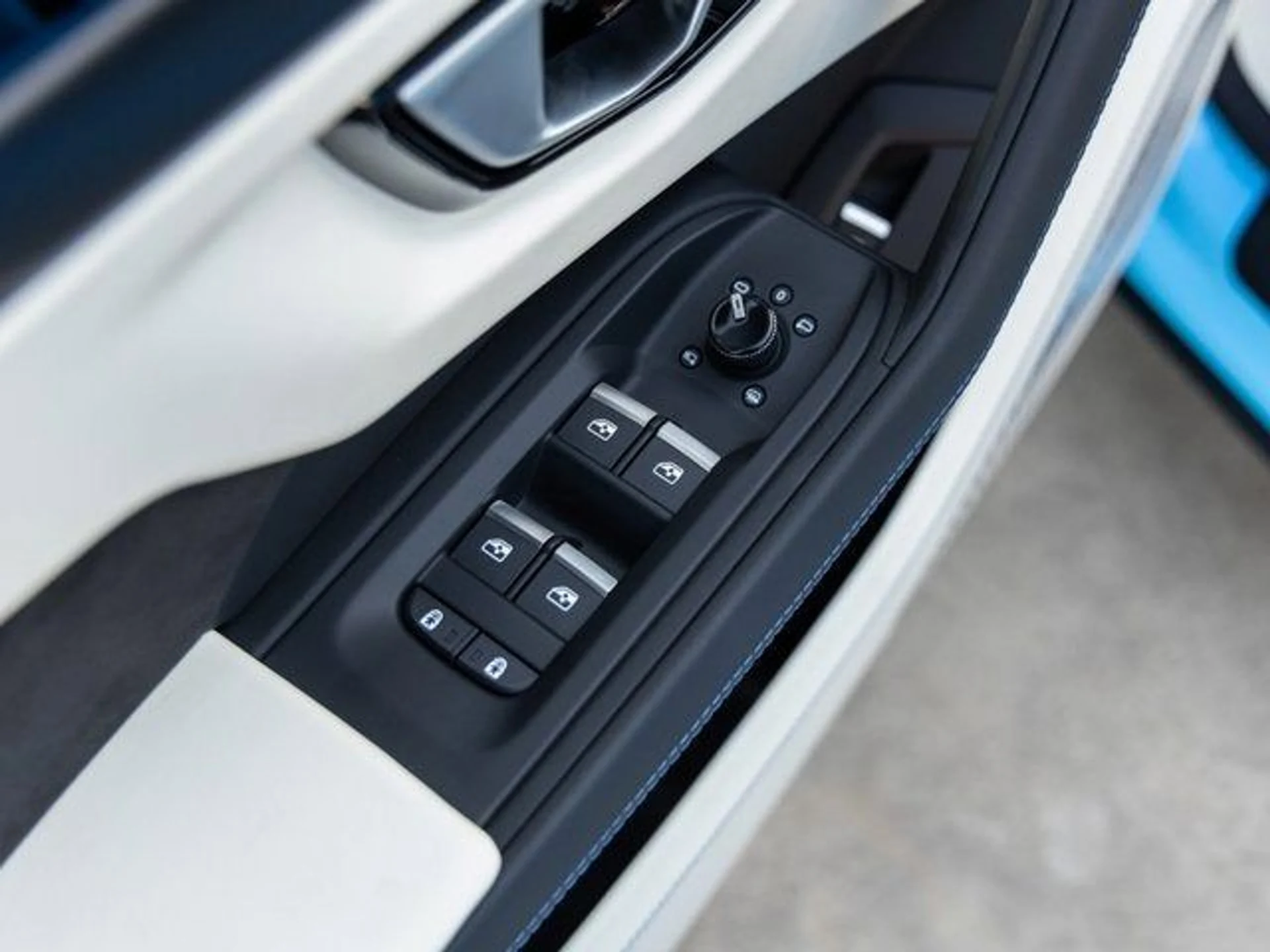 mph025_871019595_26_549cd32df5