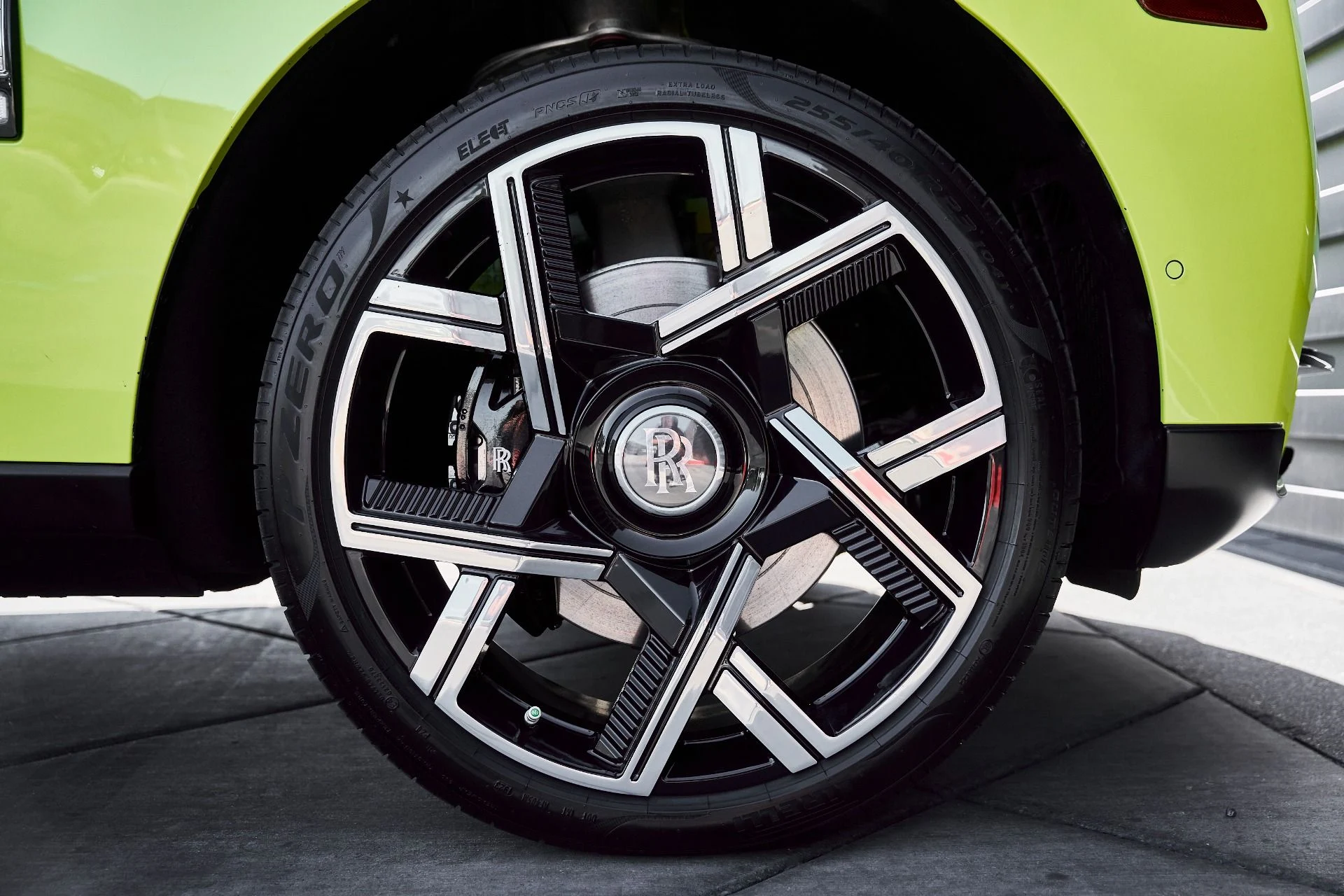 mph025_87378093_Used_2024_Rolls_Royce_Cullinan_Base_1773162584_3272efc24b