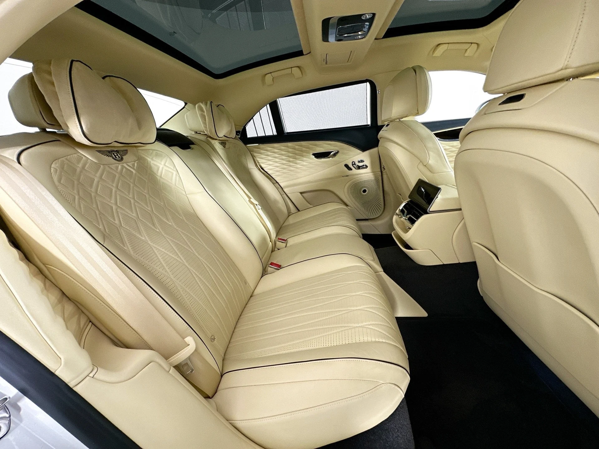 mph025_876060564_26_88fda06f97