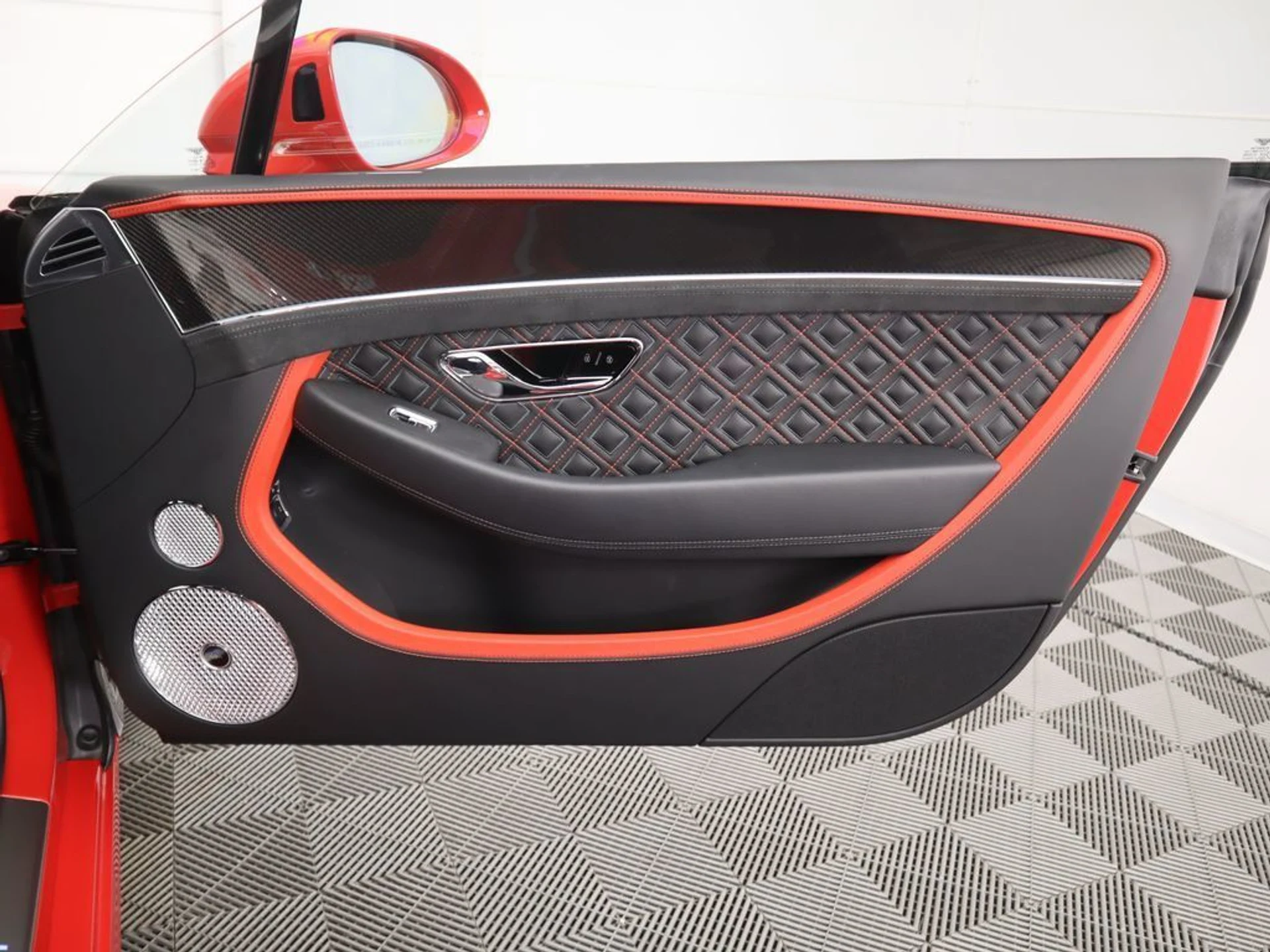 mph025_877977897_used_2024_bentley_continental_gtmullinerw12coupe_8119_22988446_26_1024_454add6a83