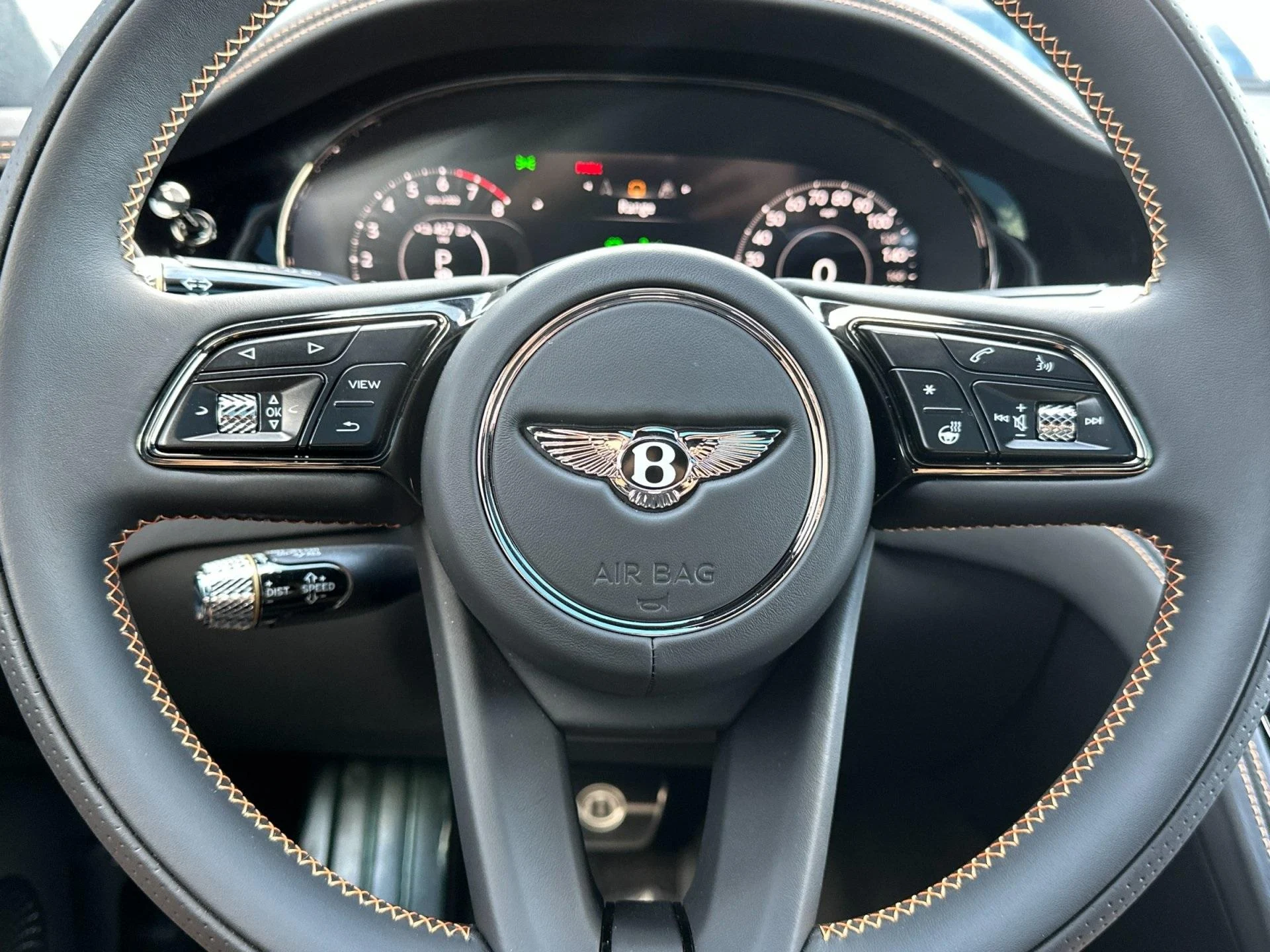 mph025_878159700_New_2025_Bentley_Flying_Spur_Mulliner_1762940643_a5b2820d09