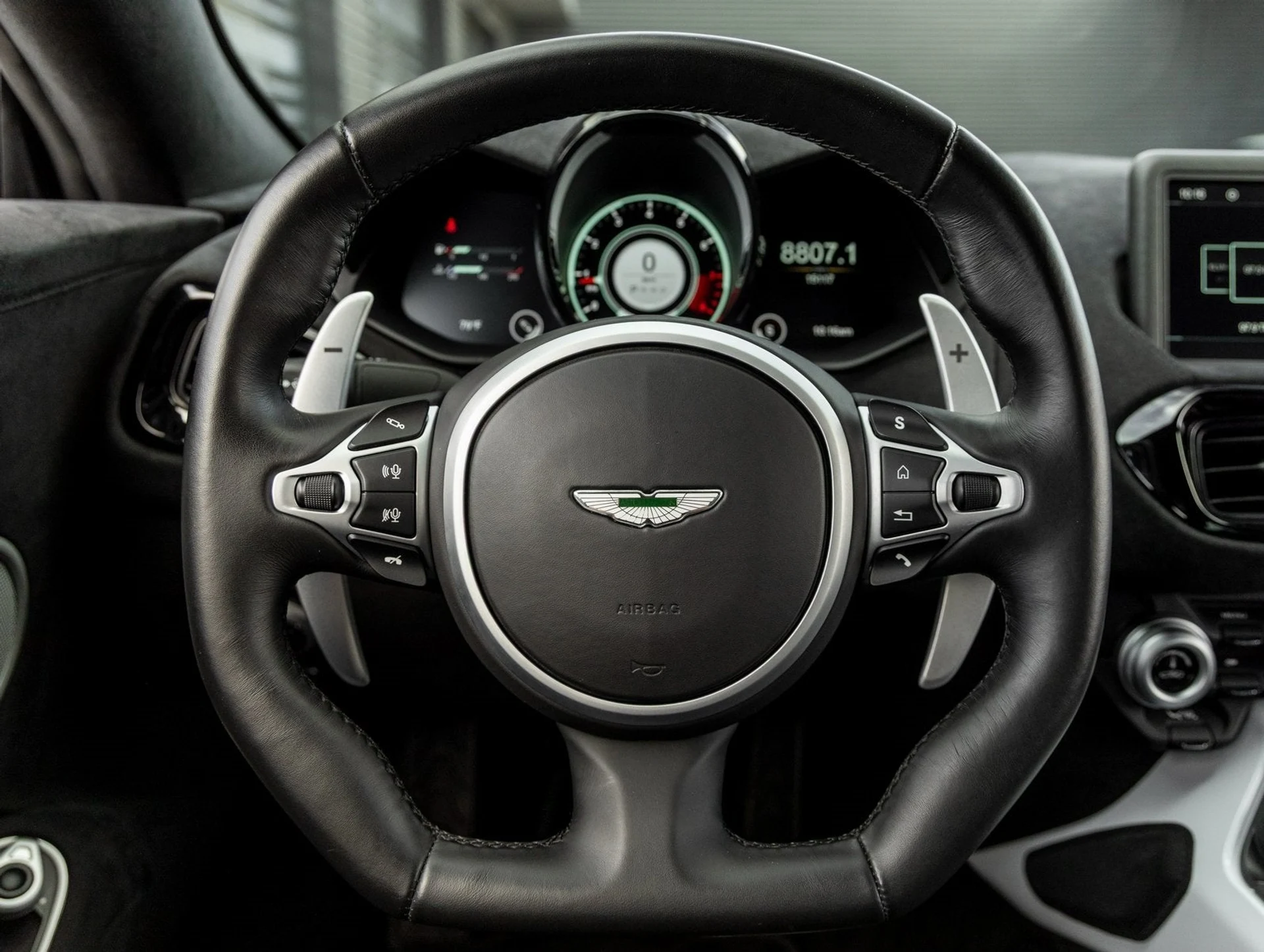 mph025_882730832_26_3e229336e7