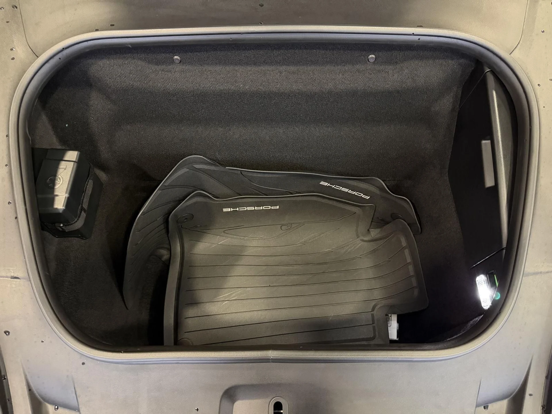 mph025_888625546_e4f1fb505afbe991d14d99fe26288e7ex_4d459b9a9e