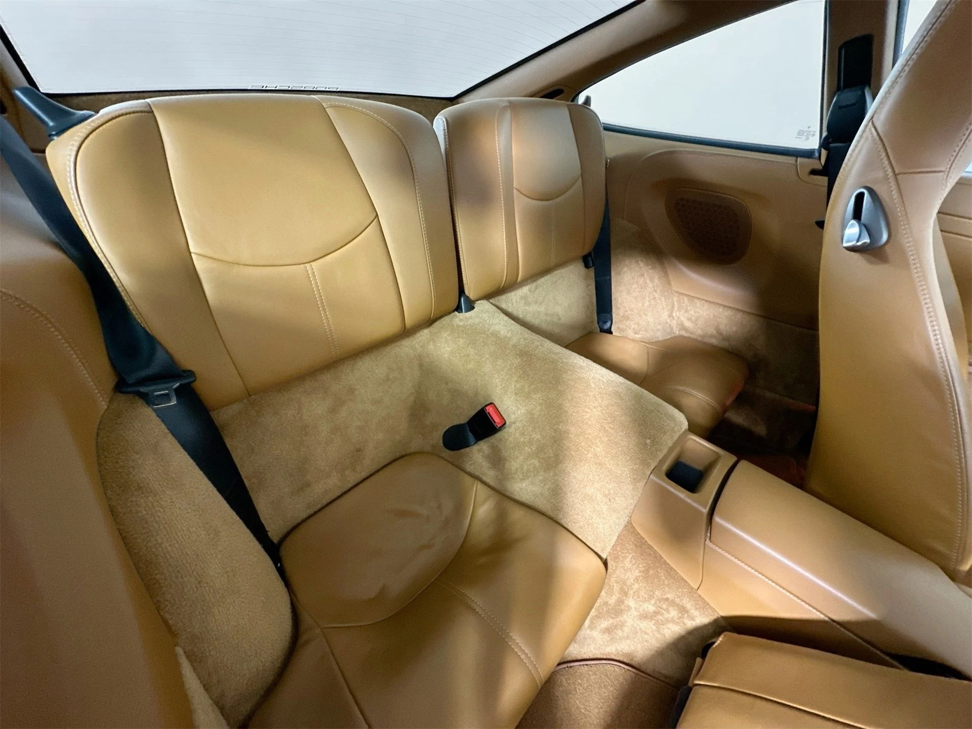 mph025_891693492_ca56dc9192288e80f4189db69ee4d52e_38b3df4f05