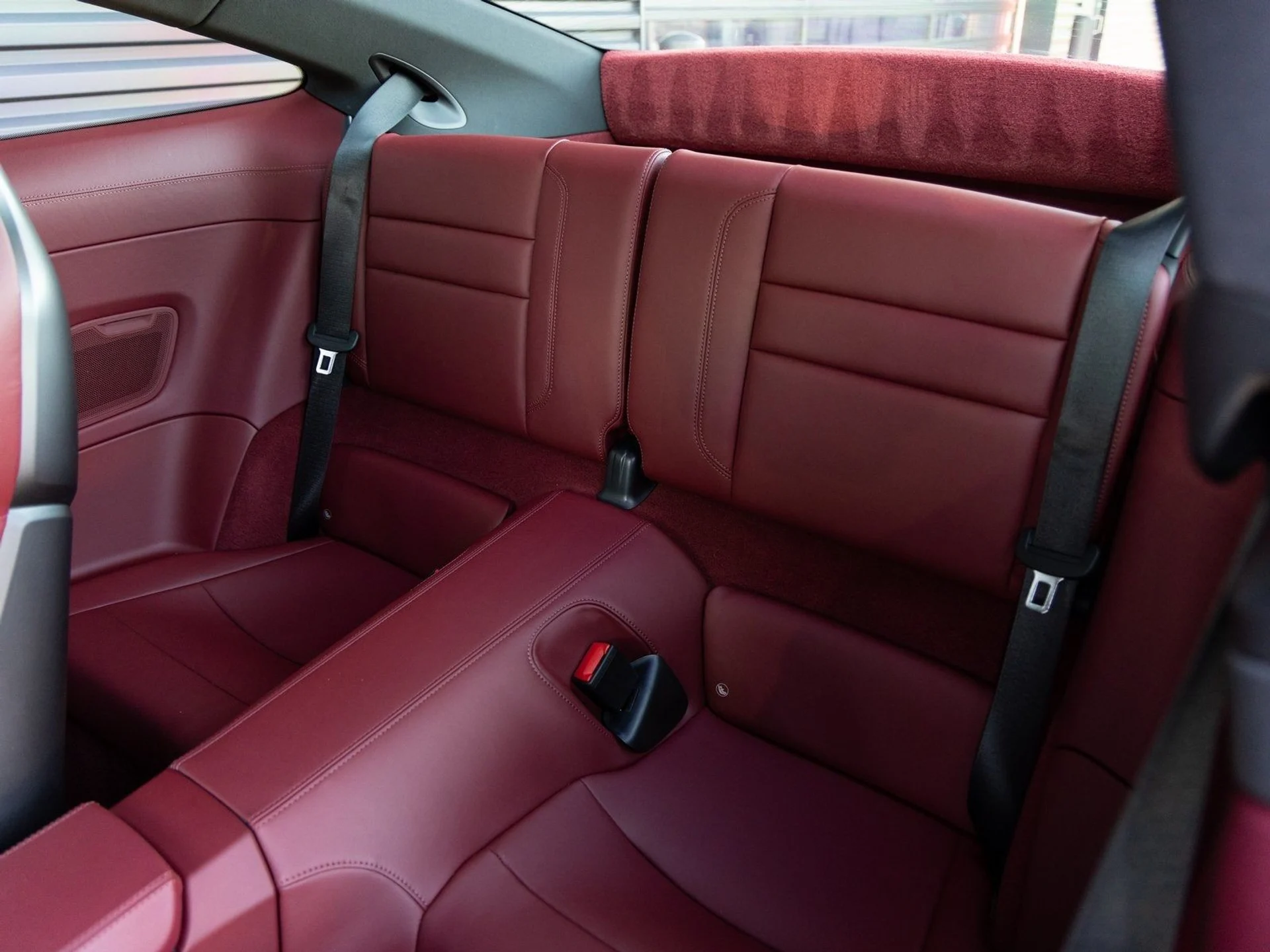 mph025_892187394_26_7279534cef