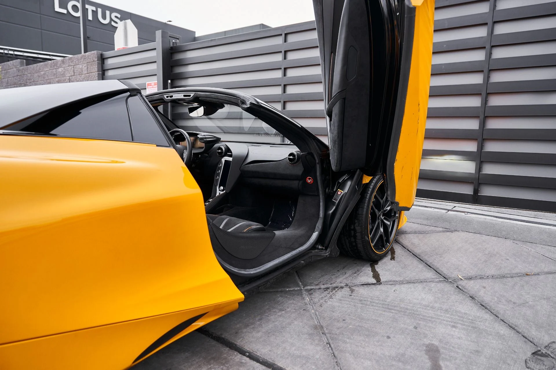 mph025_896148487_Used_2024_Mc_Laren_750_S_1769135049_99f4785200