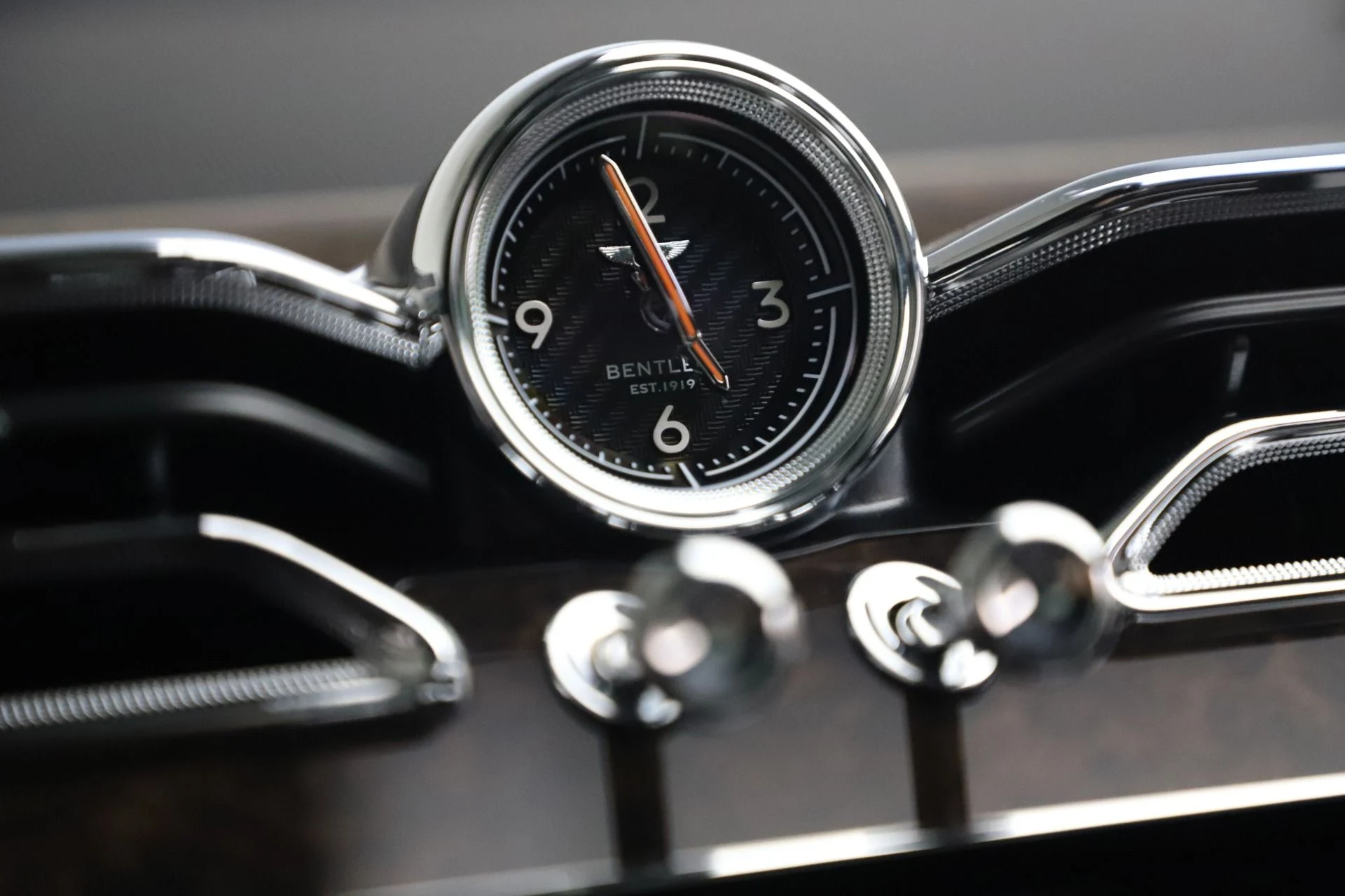 mph025_897081987_Used_2021_Bentley_Bentayga_V8_1610148203_0690716738