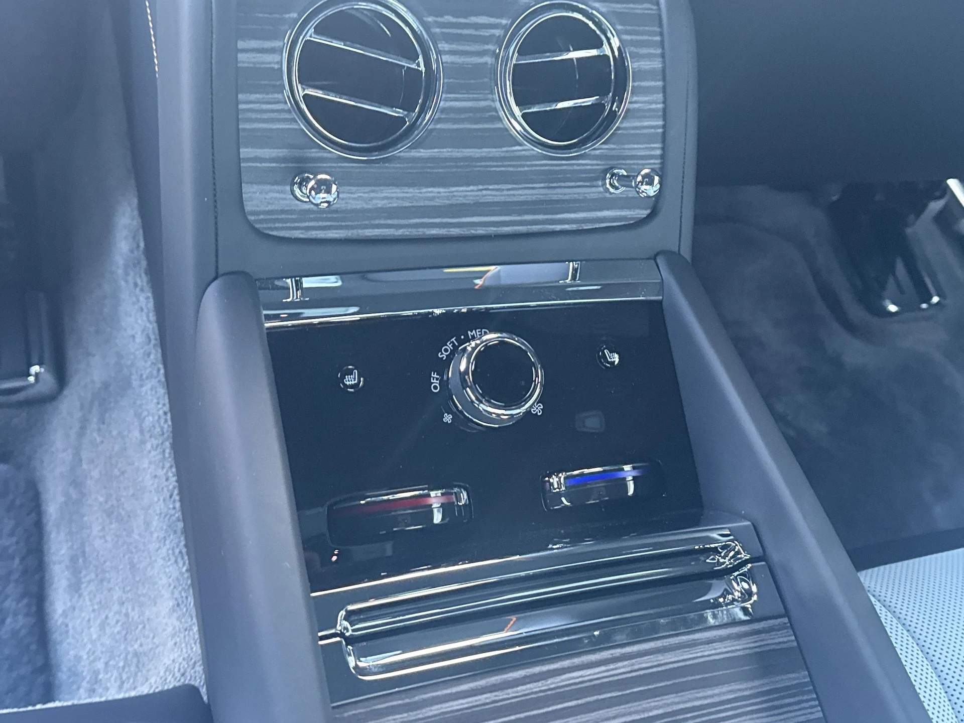 mph025_903375565_c29a52362dcc590b80e0ce1ab9618603x_cac0ac7948