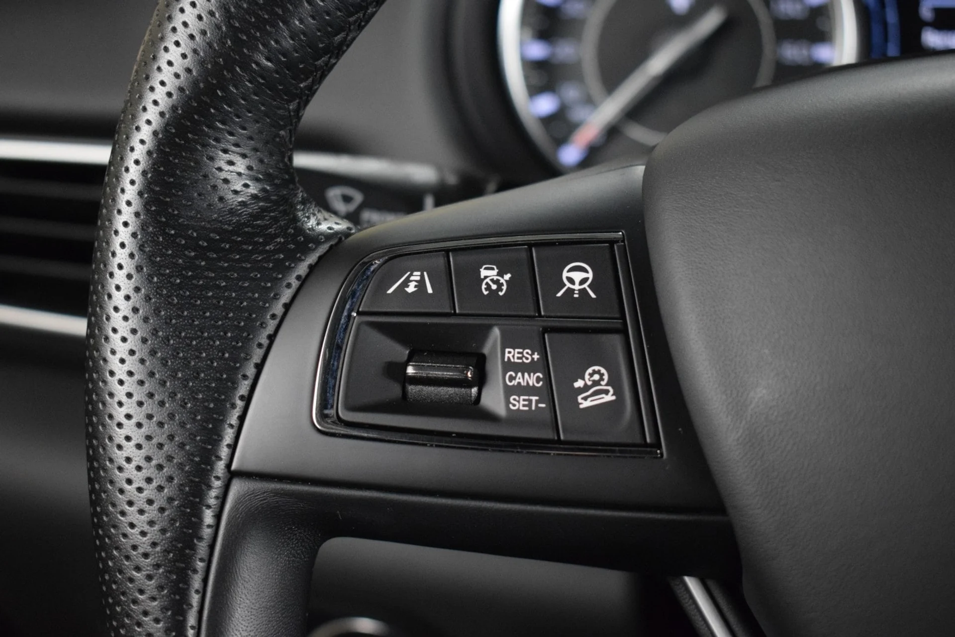 mph025_908180316_a82c9be17fa8481ae6c538f1584bd691x_45baa43230