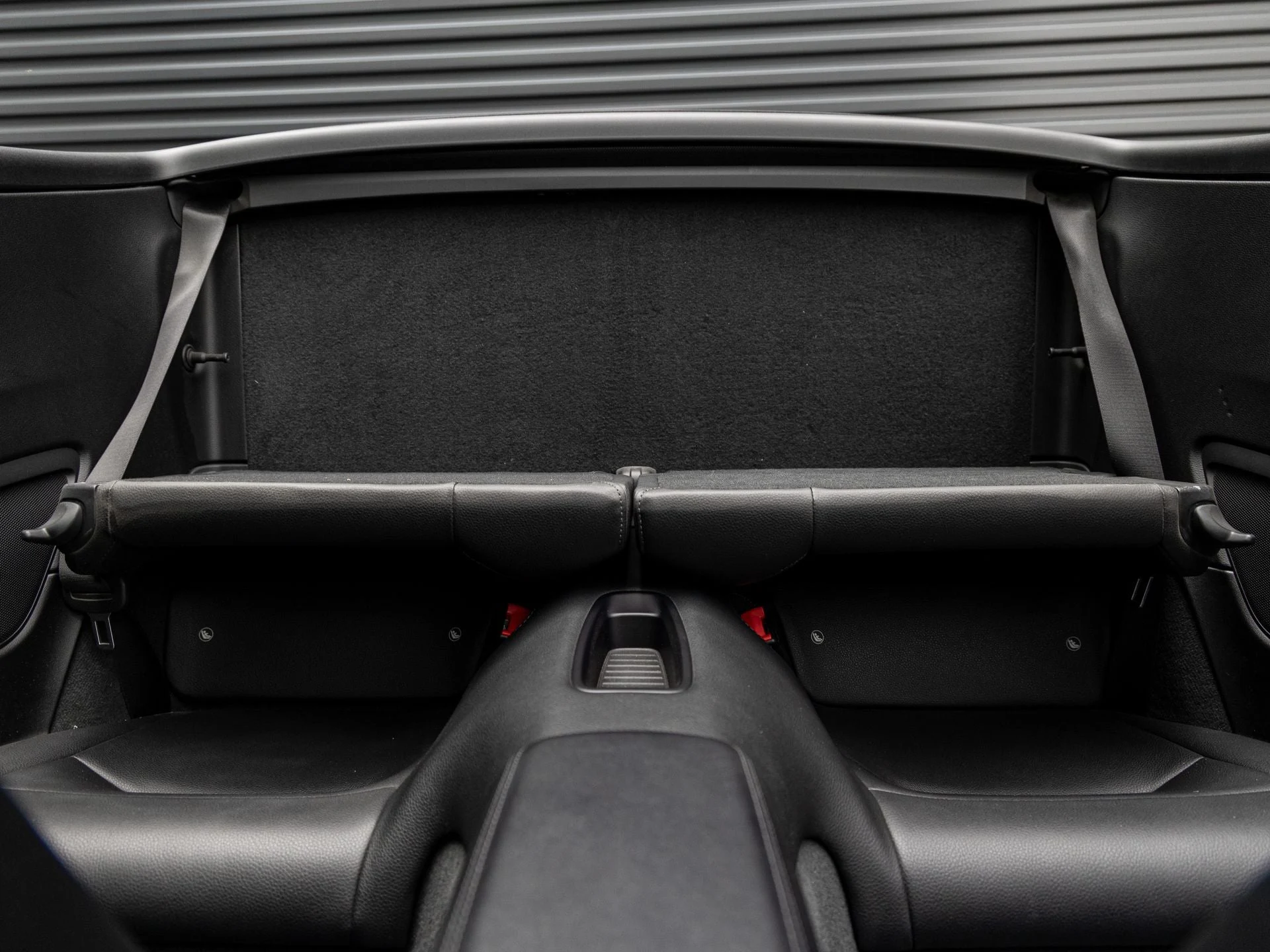 mph025_909817524_26_624416a278