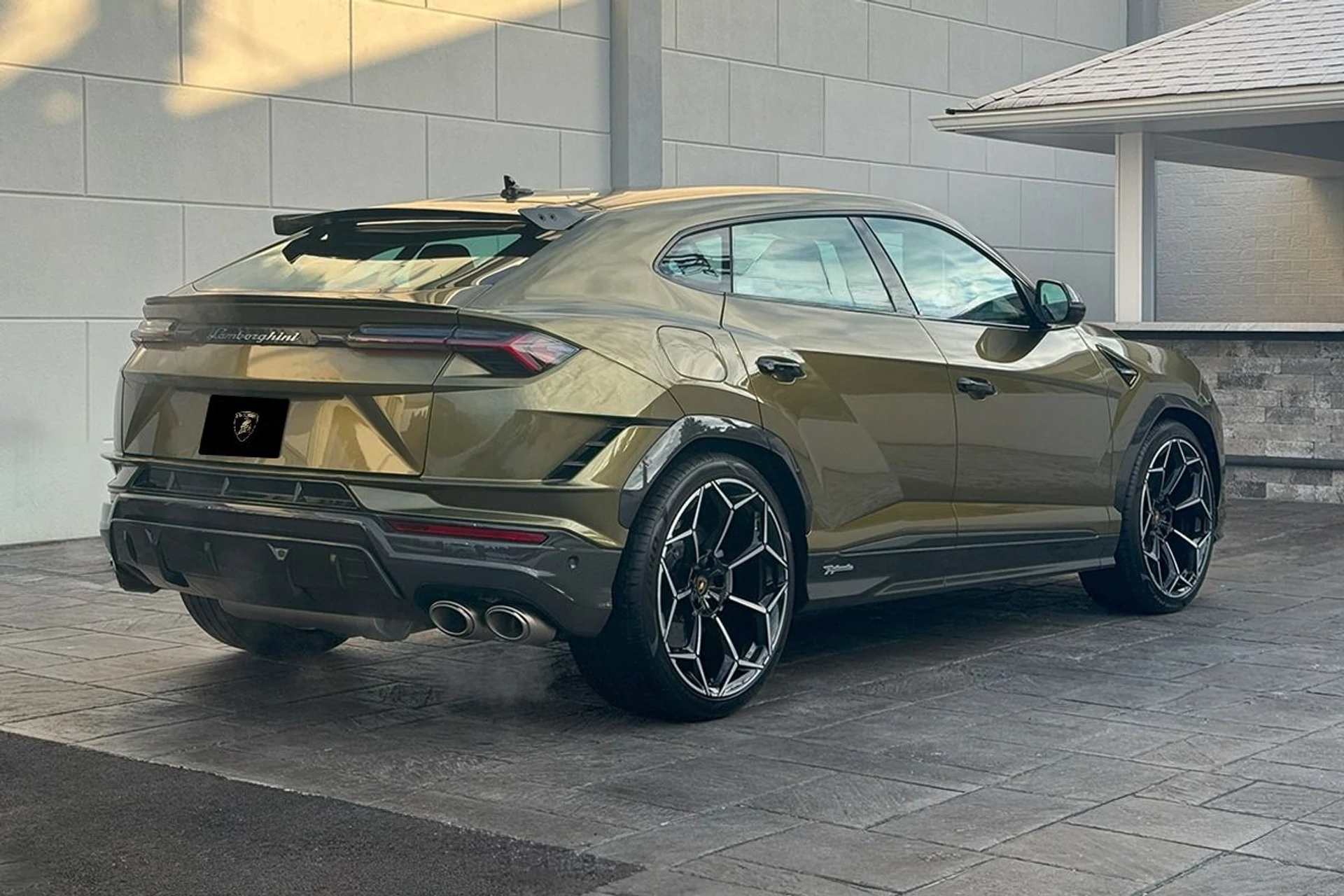 mph025_913689653_Used_2024_Lamborghini_Urus_Performante_1737380299_c65f13a6b8